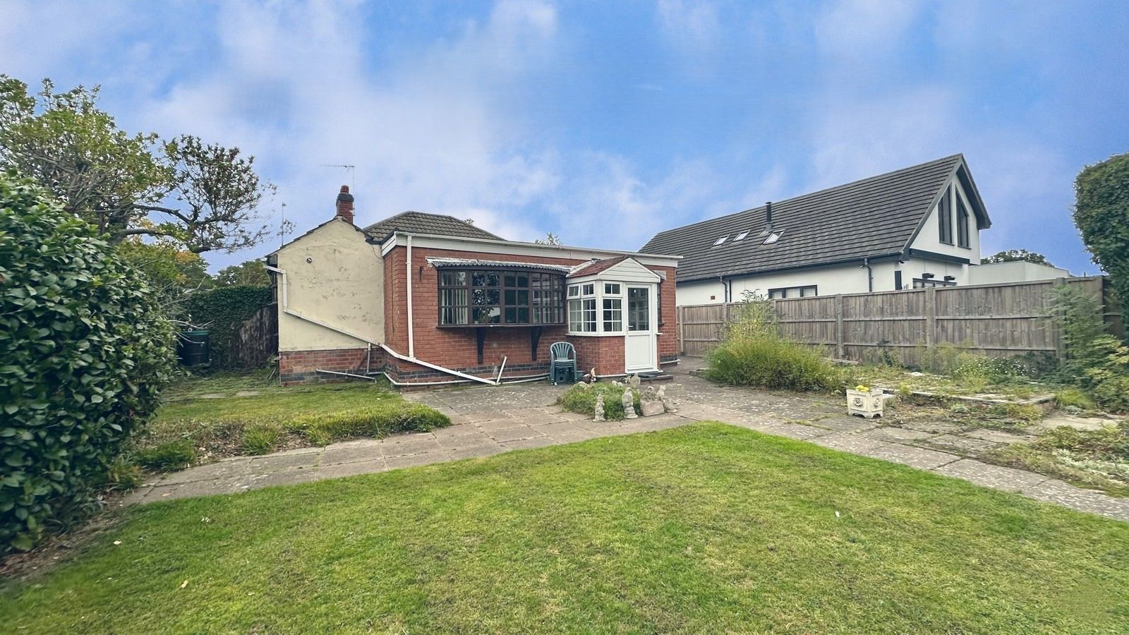3 bedroom detached bungalow For Sale in Coventry - Photograph 25.