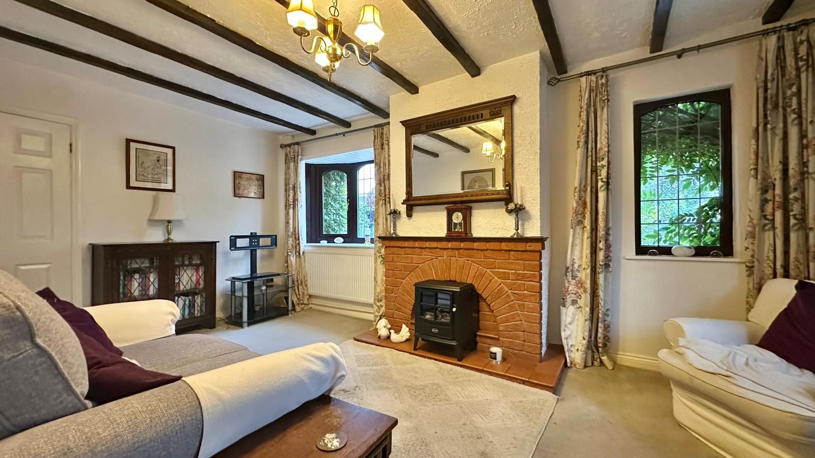 3 bedroom detached bungalow SSTC in Coventry - Photograph 9.