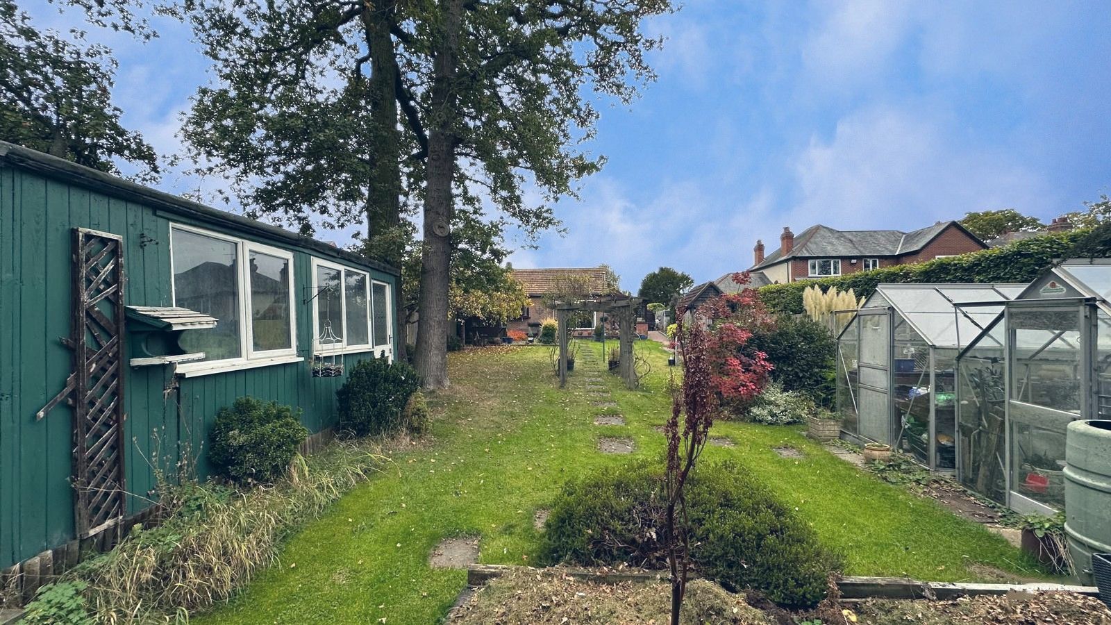 3 bedroom detached bungalow SSTC in Coventry - Photograph 24.