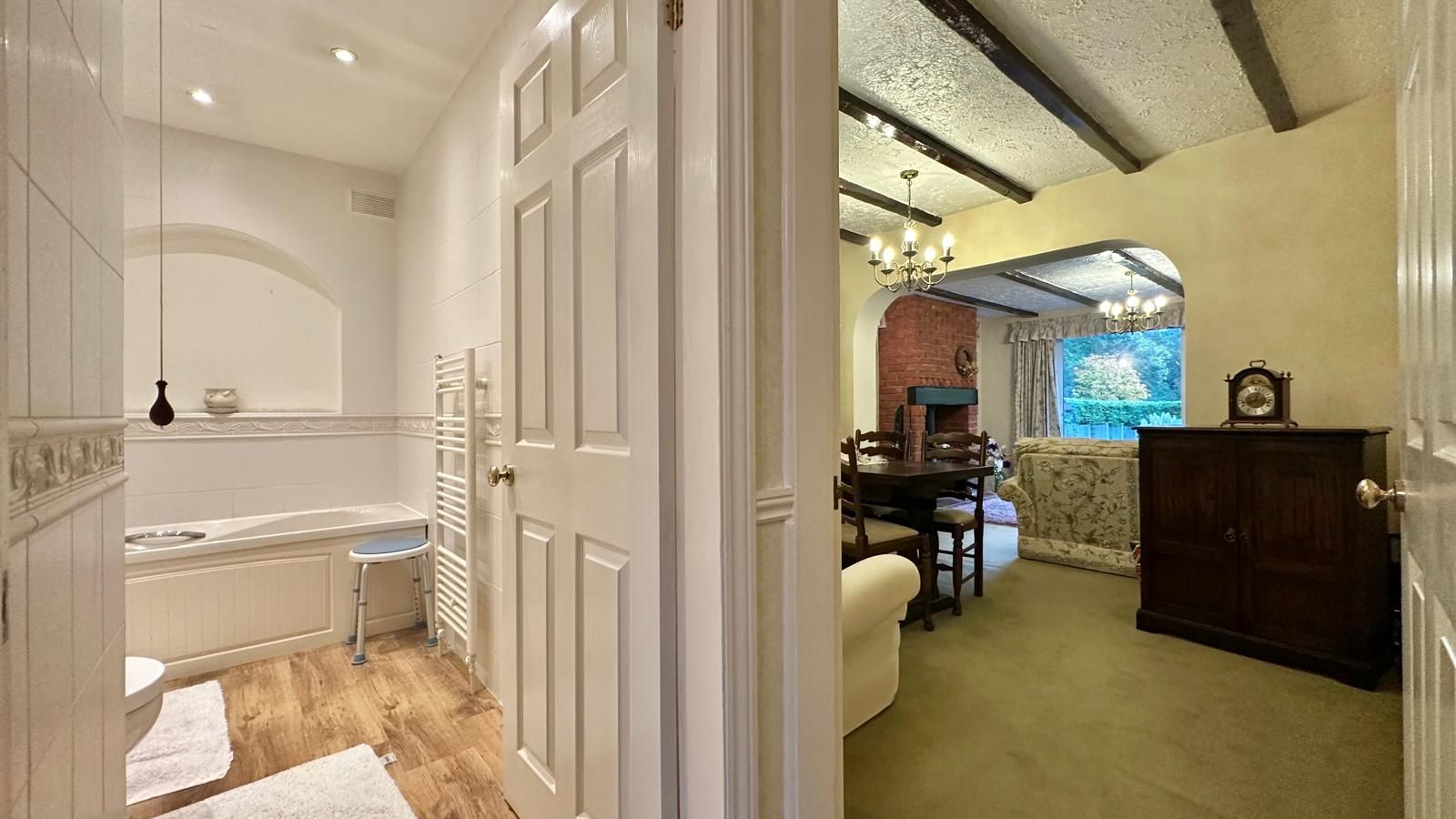 3 bedroom detached bungalow SSTC in Coventry - Photograph 19.