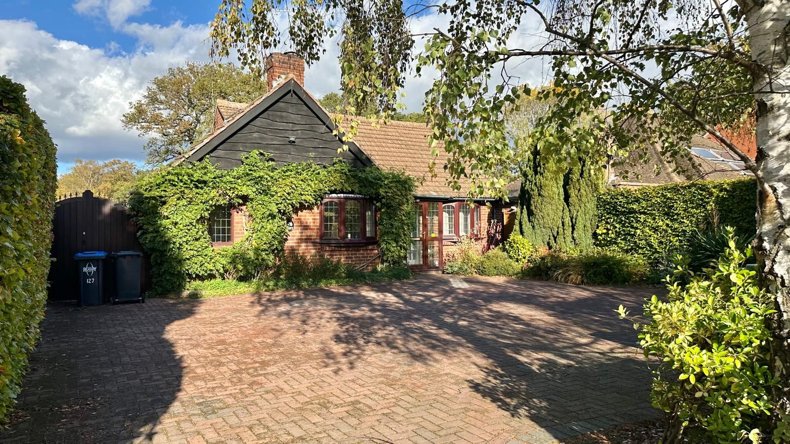 3 bedroom detached bungalow SSTC in Coventry - Photograph 1.