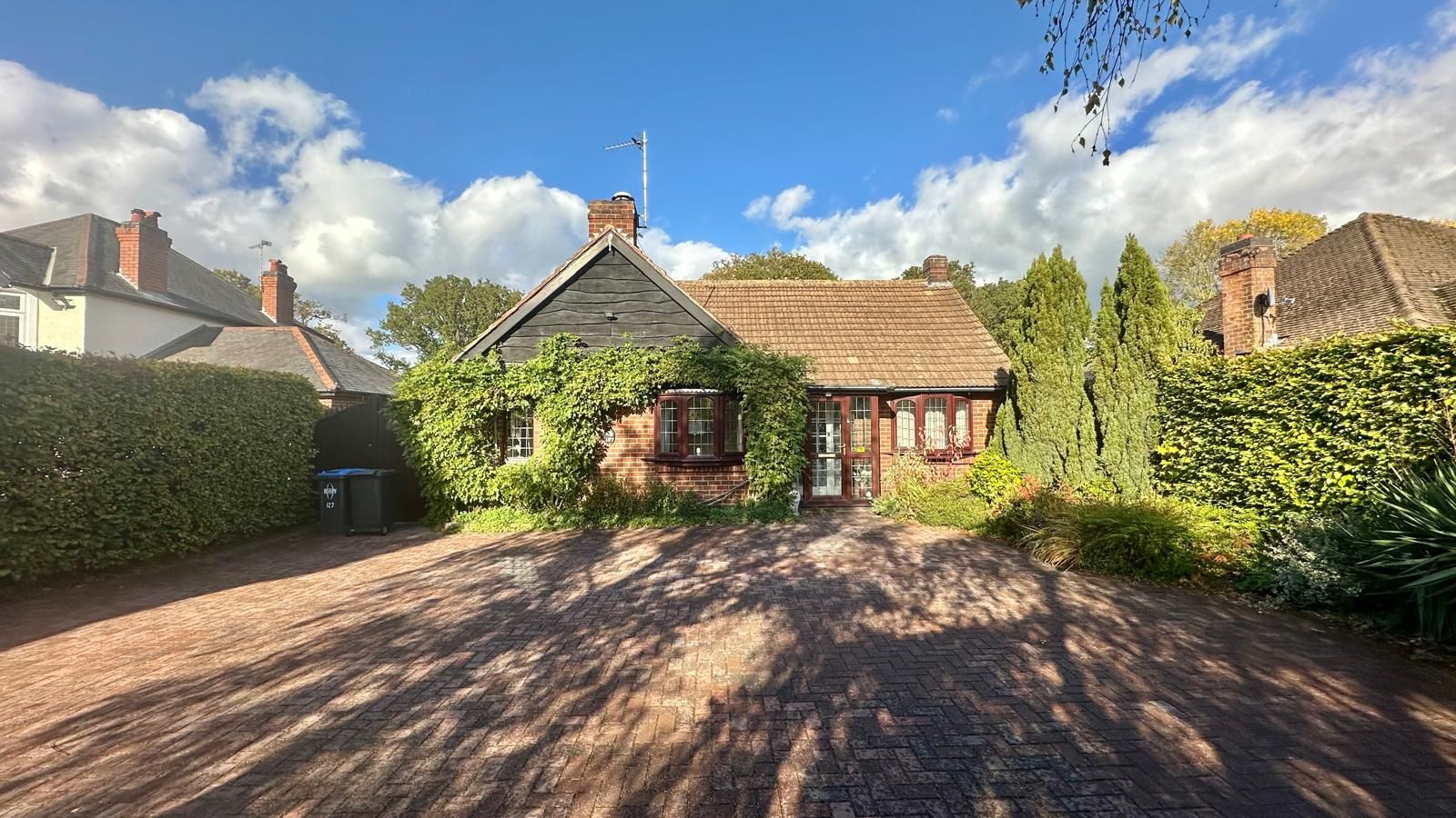 3 bedroom detached bungalow SSTC in Coventry - Photograph 25.