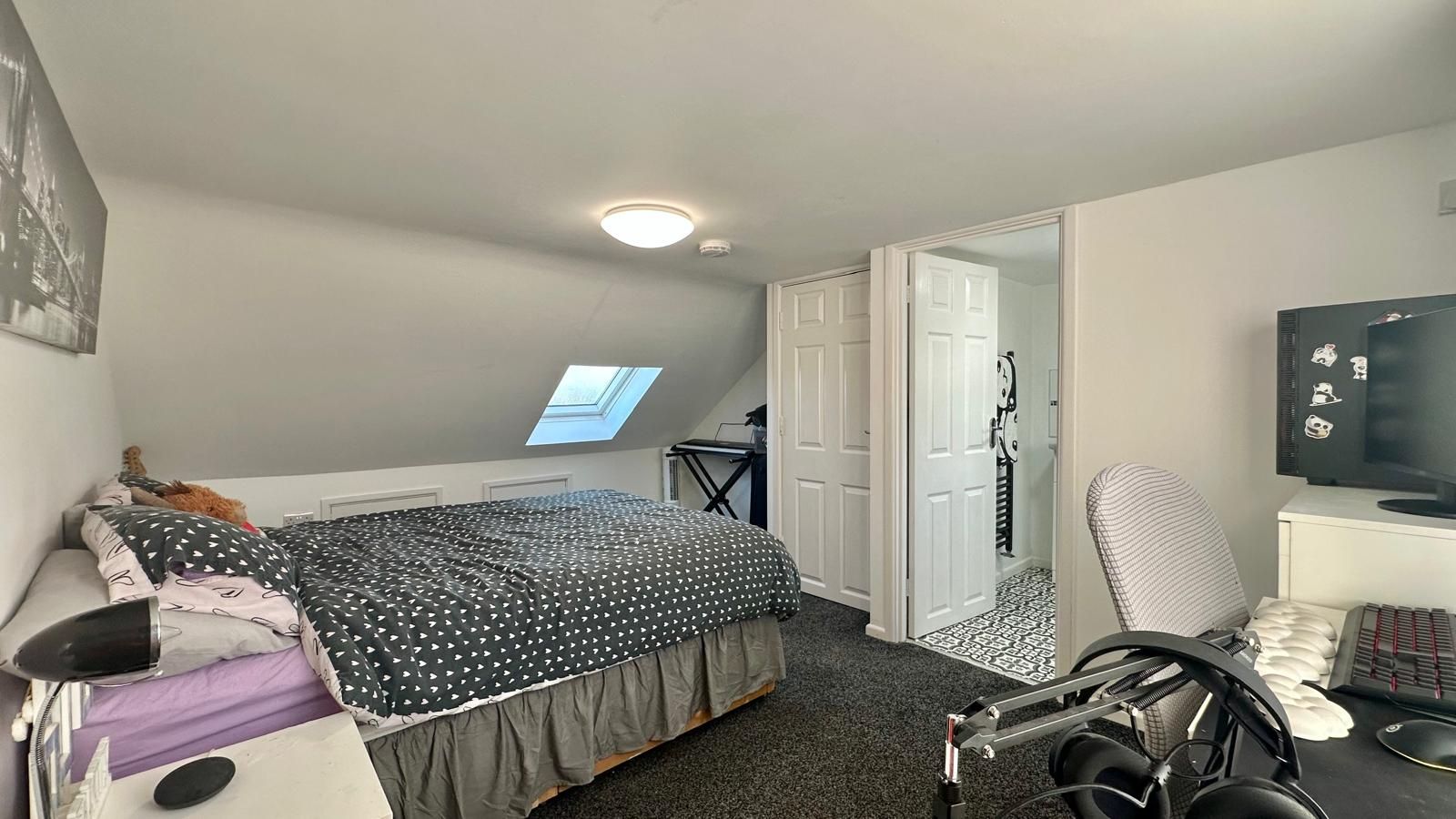 3 bedroom mid terraced house SSTC in Coventry - Photograph 19.