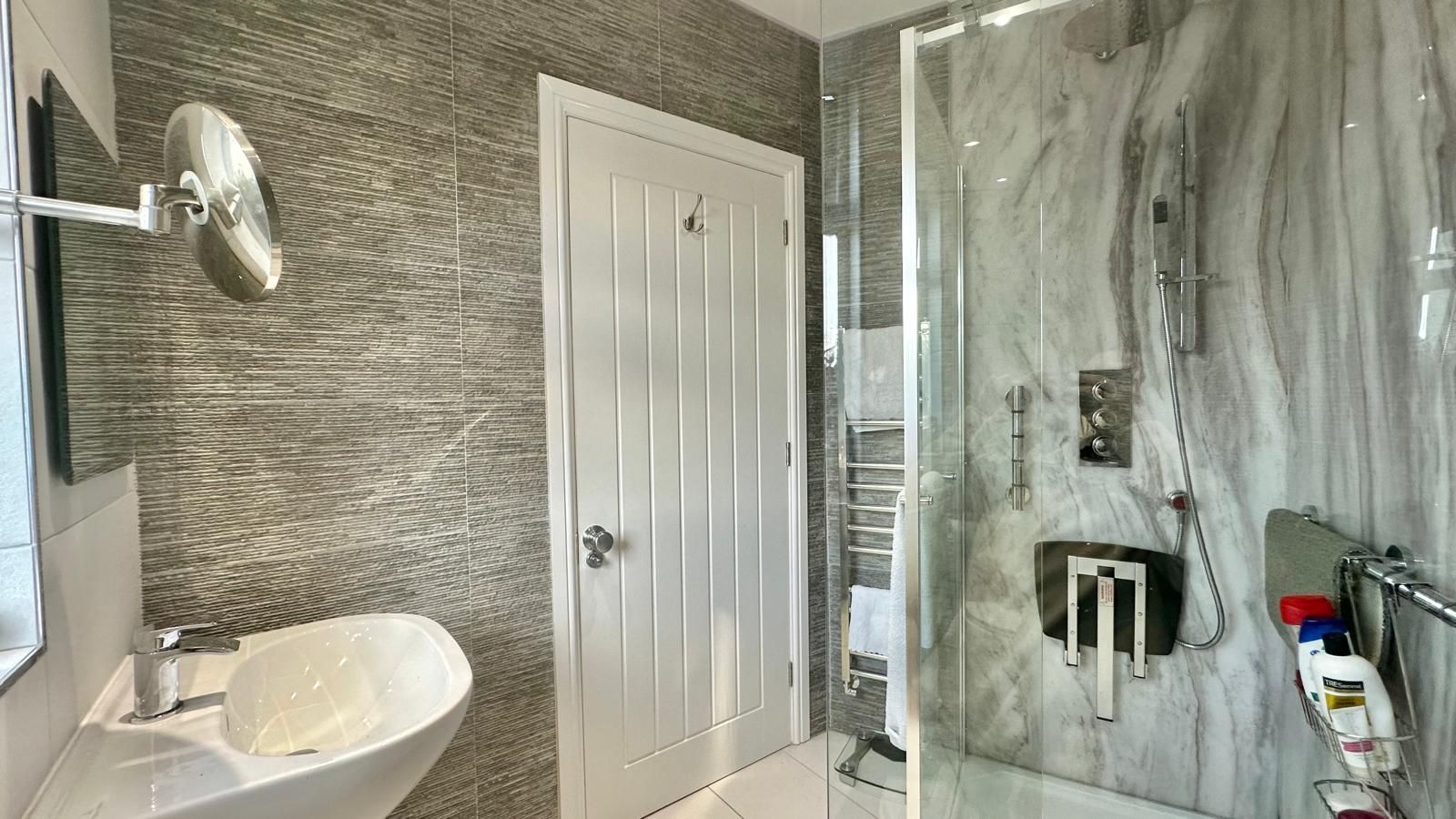 4 bedroom semi-detached house SSTC in Coventry - En-Suite.