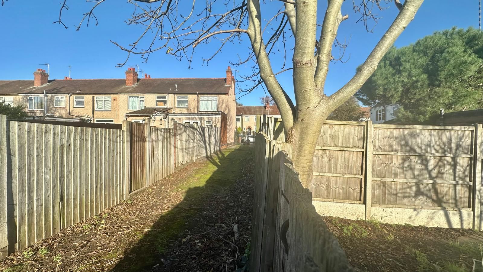 3 bedroom mid terraced house Sold in Coventry - Photograph 20.