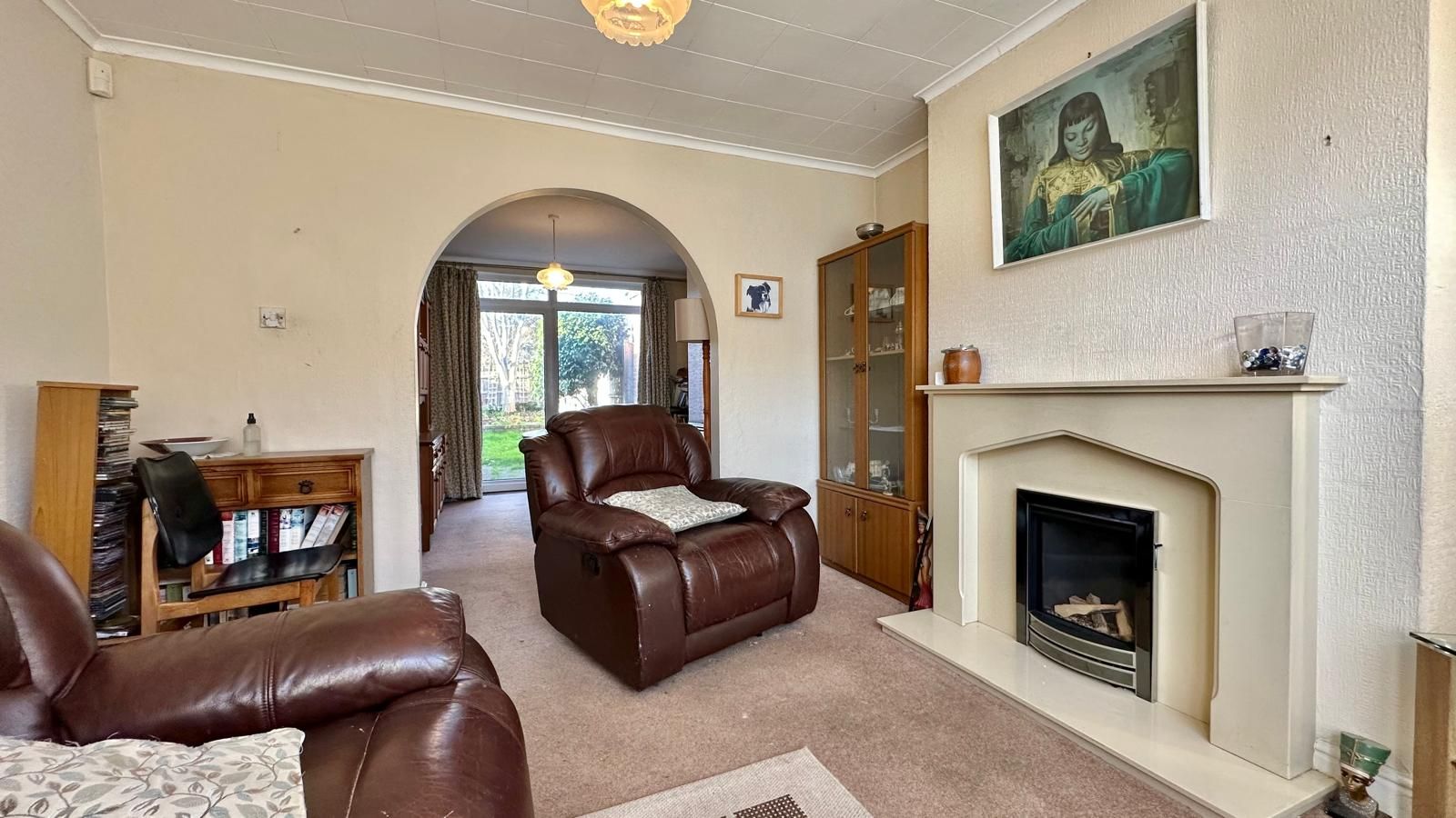 3 bedroom mid terraced house Sold in Coventry - Photograph 5.