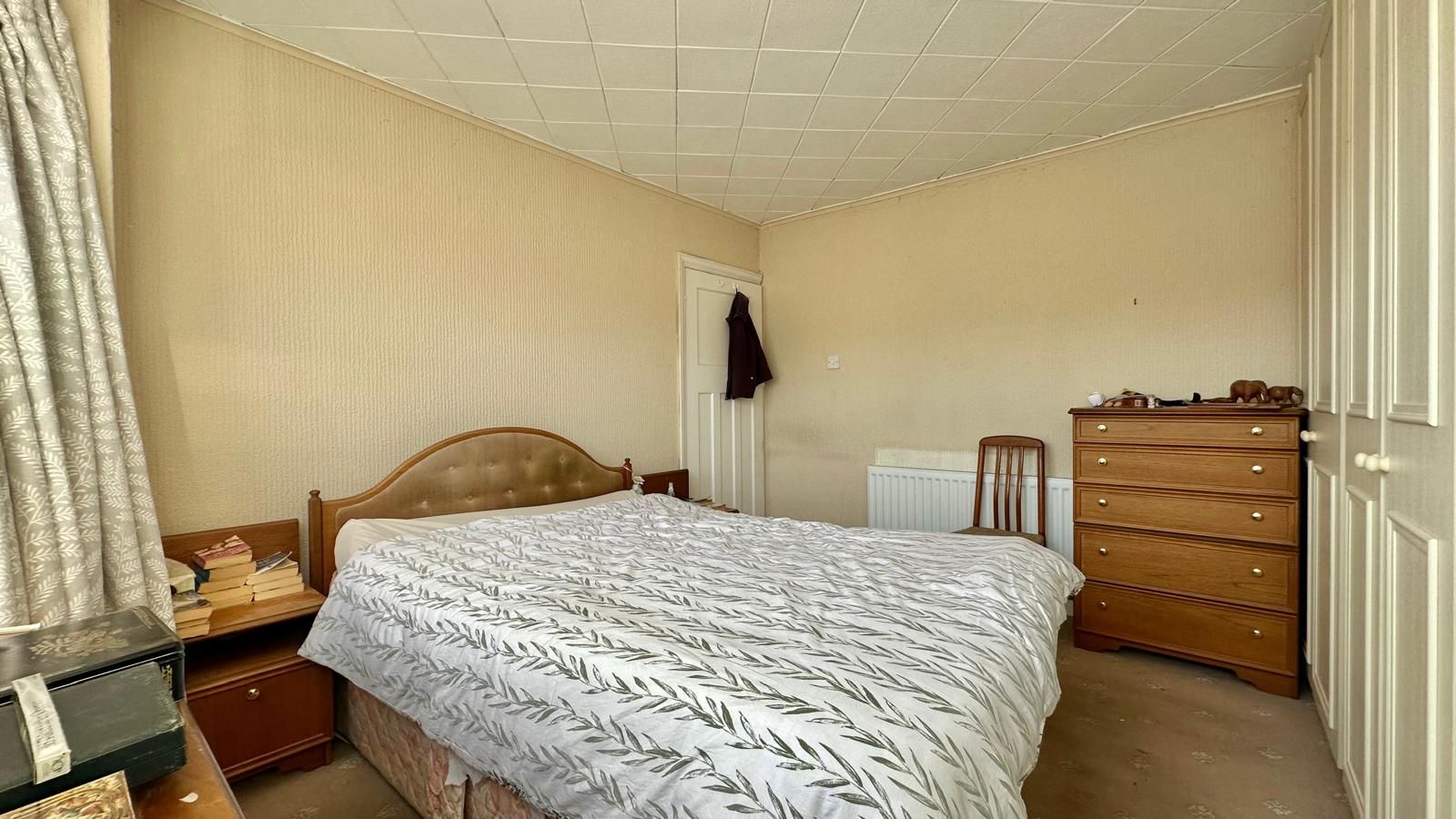 3 bedroom mid terraced house Sold in Coventry - Photograph 12.