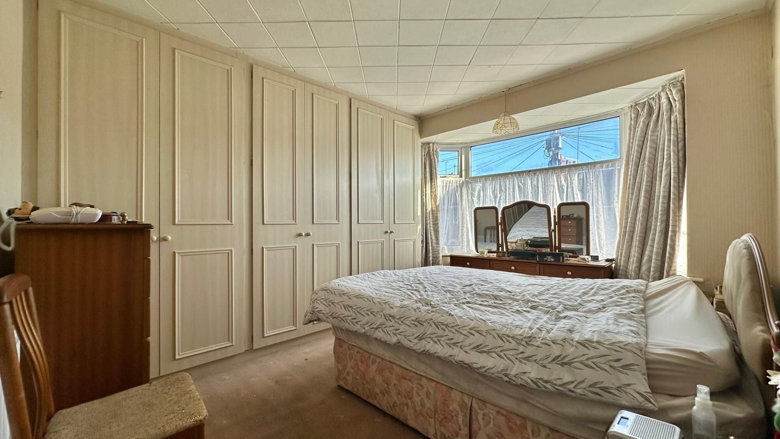 3 bedroom mid terraced house Sold in Coventry - Photograph 11.