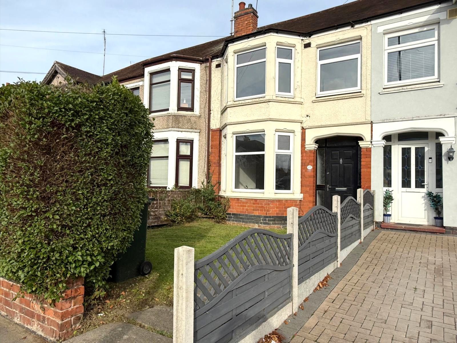 3 bedroom mid terraced house Let in Coventry - Photograph 2.