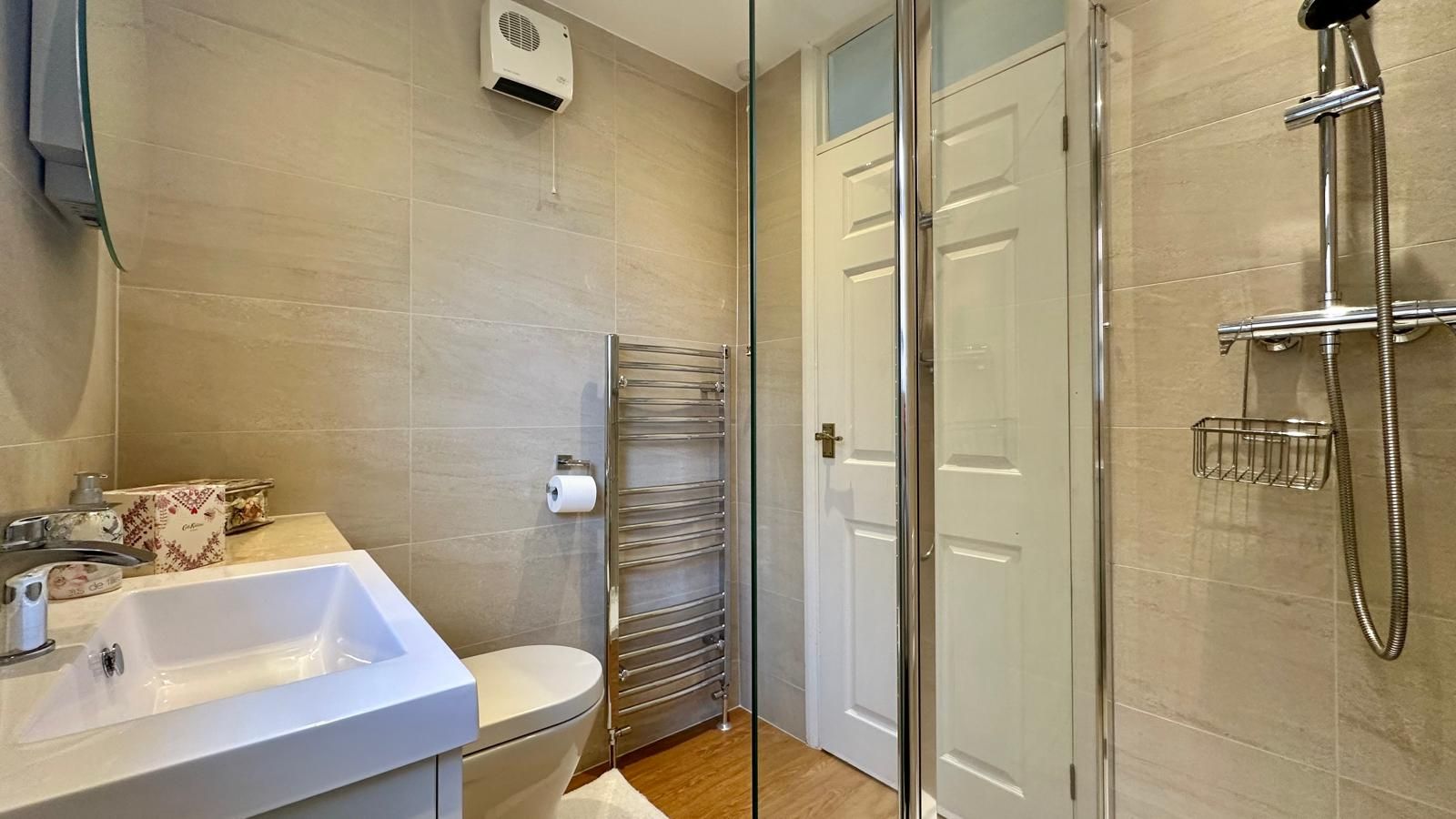 3 bedroom semi-detached house For Sale in Coventry - Photograph 21.