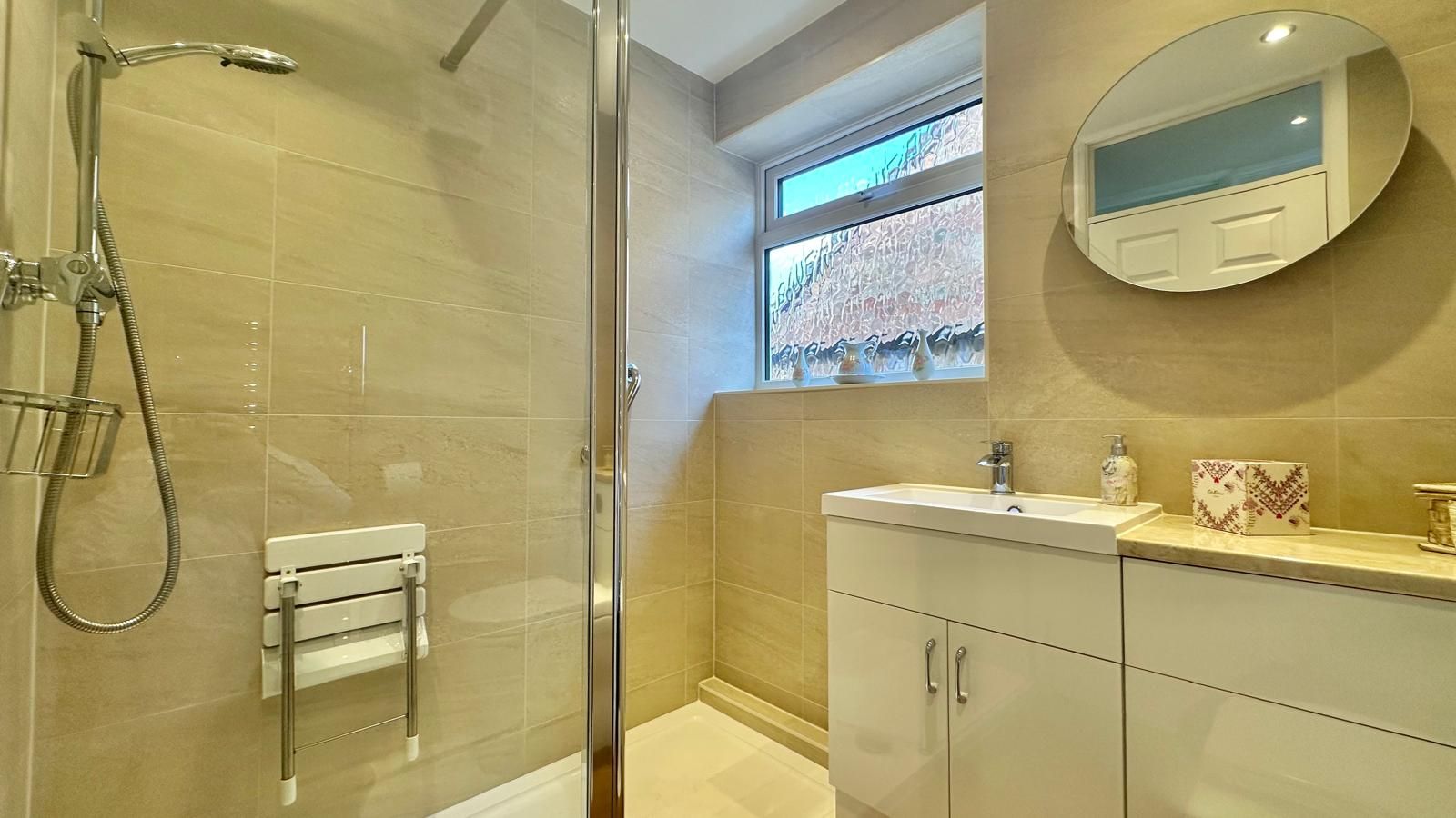 3 bedroom semi-detached house For Sale in Coventry - Photograph 20.