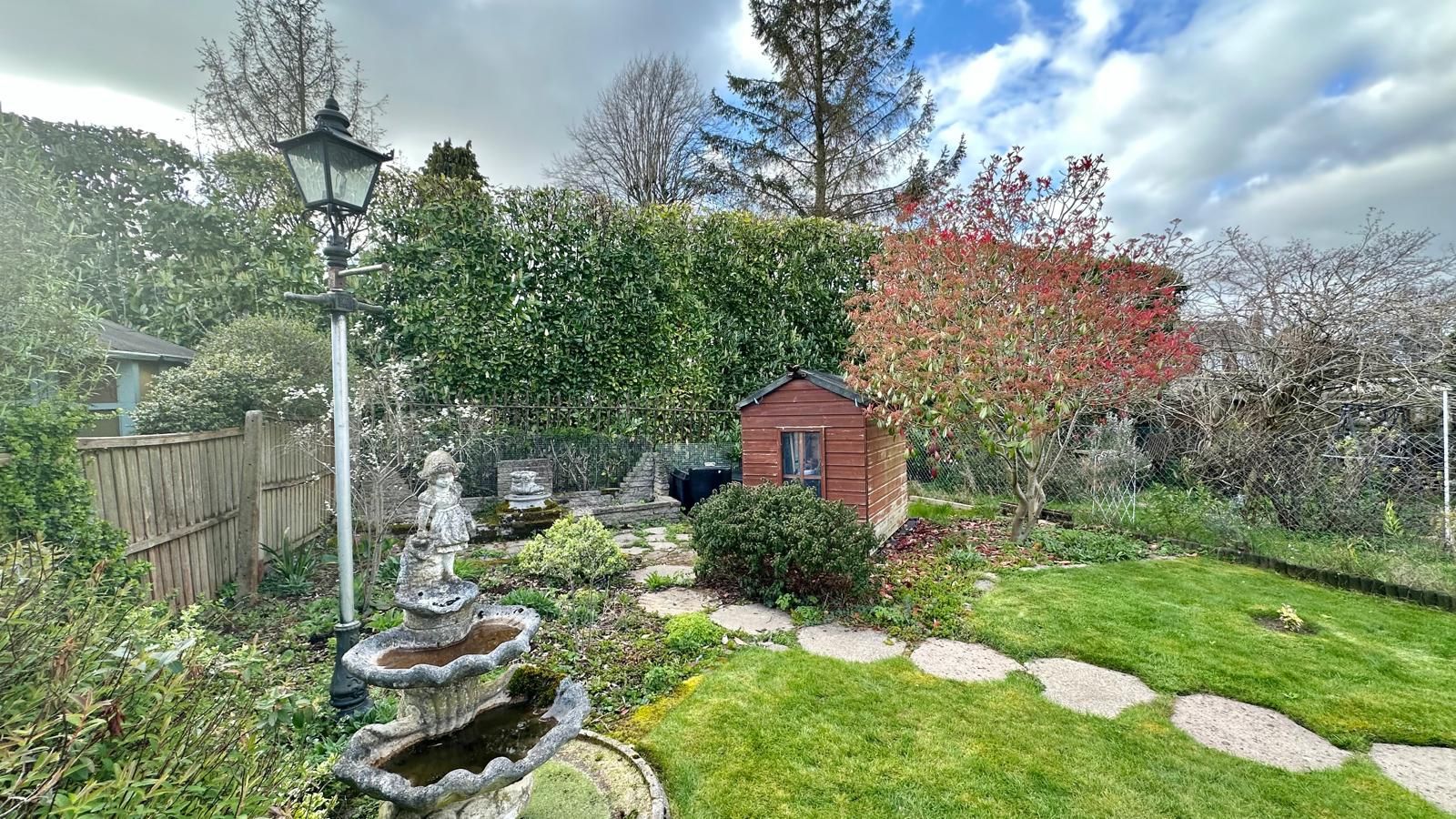 3 bedroom semi-detached house For Sale in Coventry - Photograph 27.