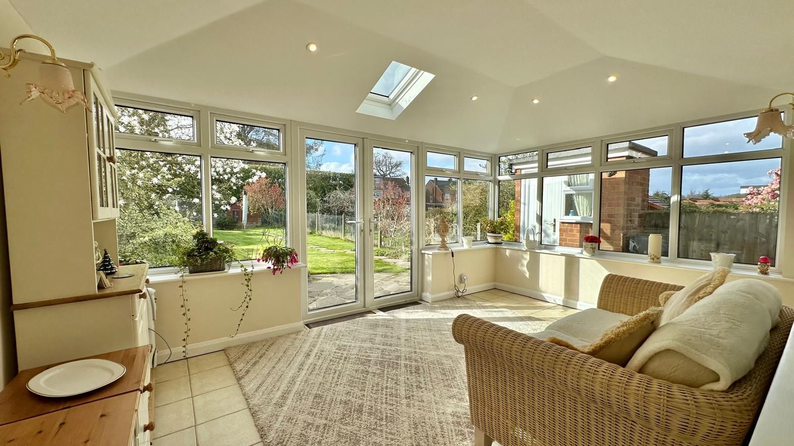 3 bedroom semi-detached house For Sale in Coventry - Property photograph.