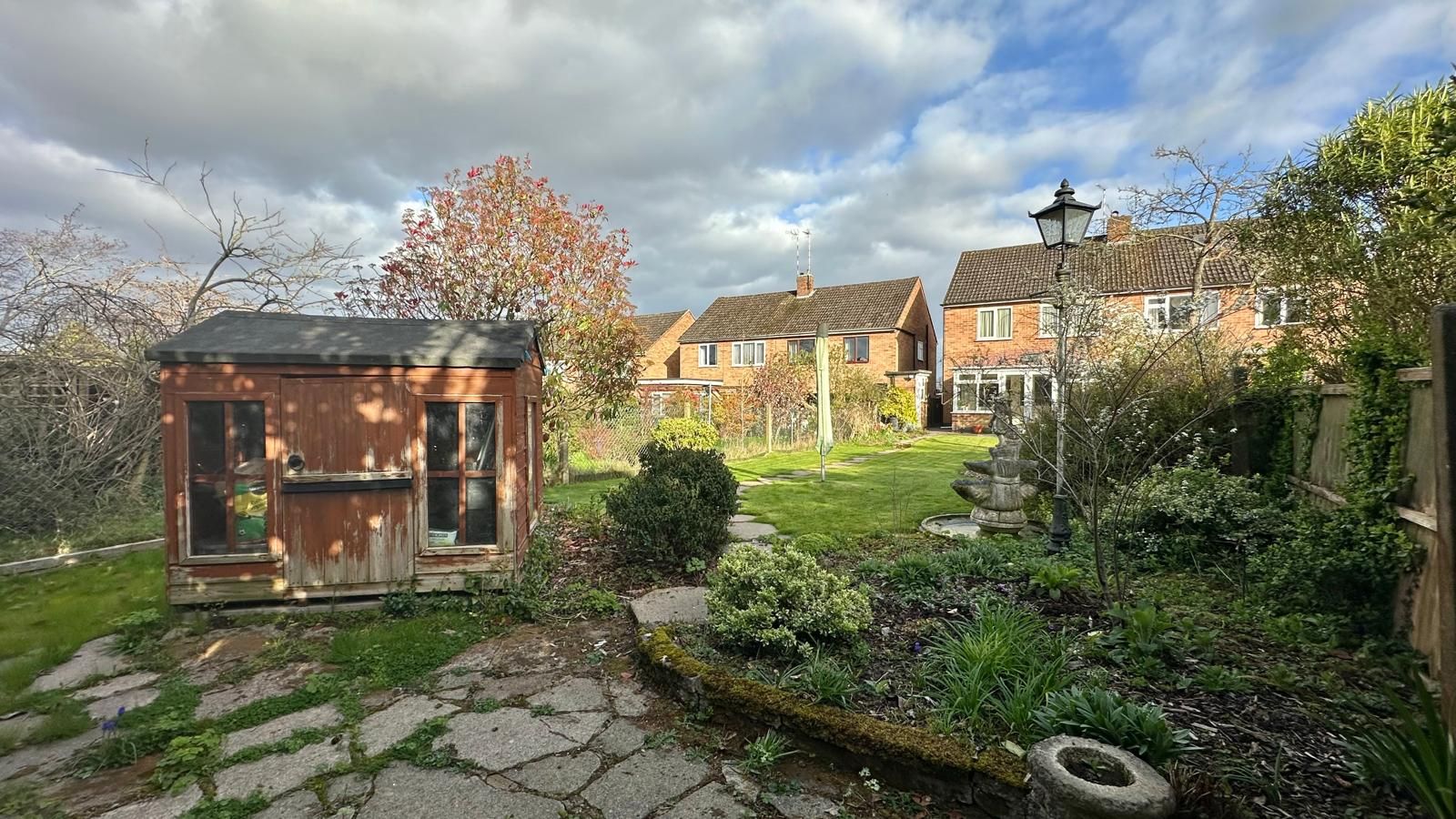 3 bedroom semi-detached house For Sale in Coventry - Photograph 25.