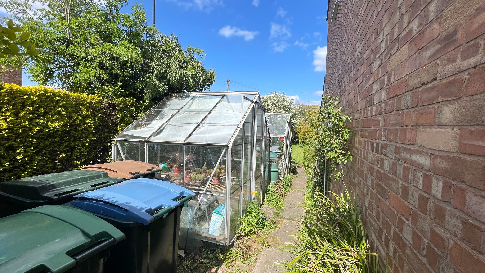 3 bedroom semi-detached house For Sale in Coventry - Photograph 27.