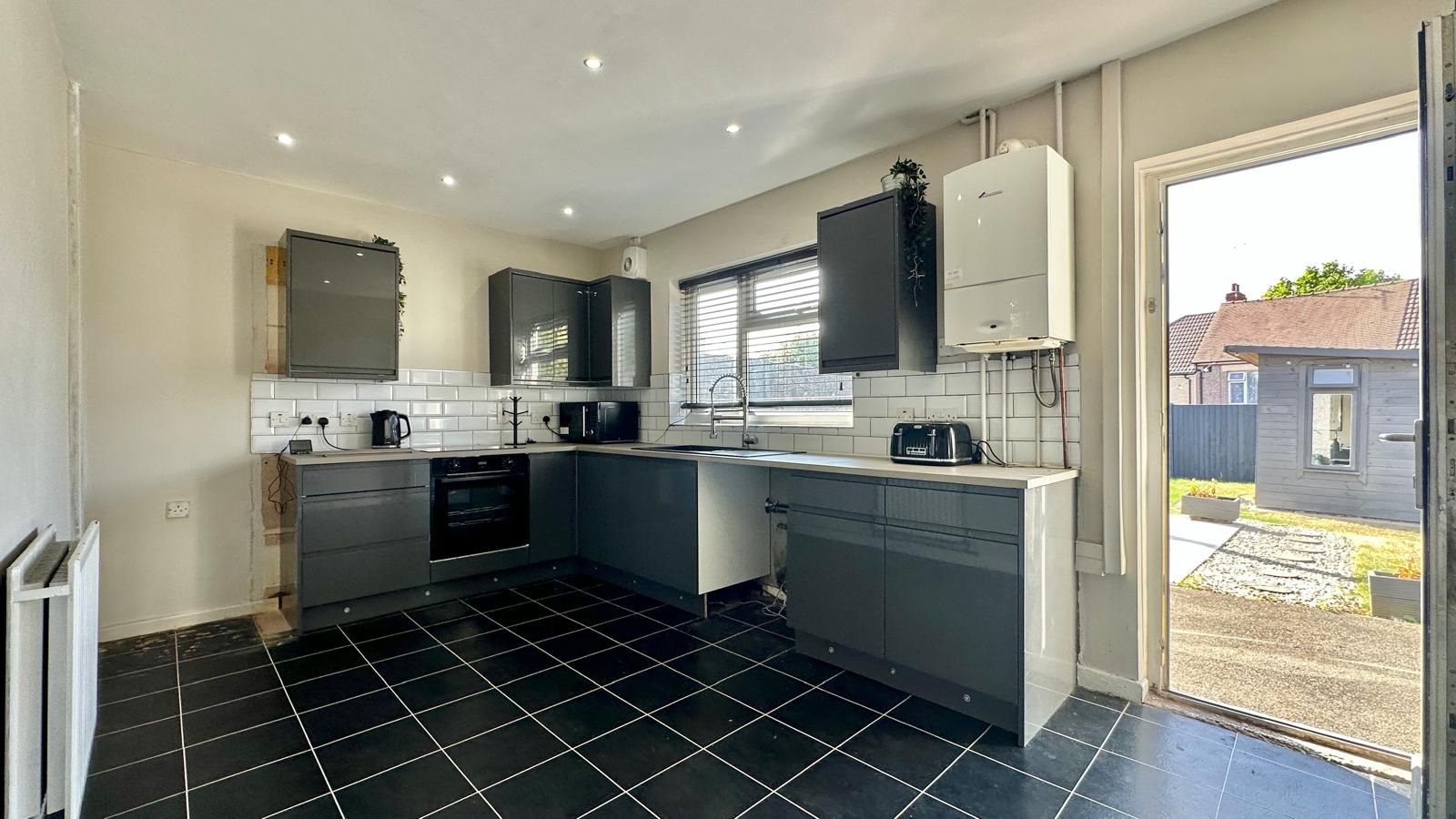 3 bedroom semi-detached house For Sale in Coventry - Photograph 3.