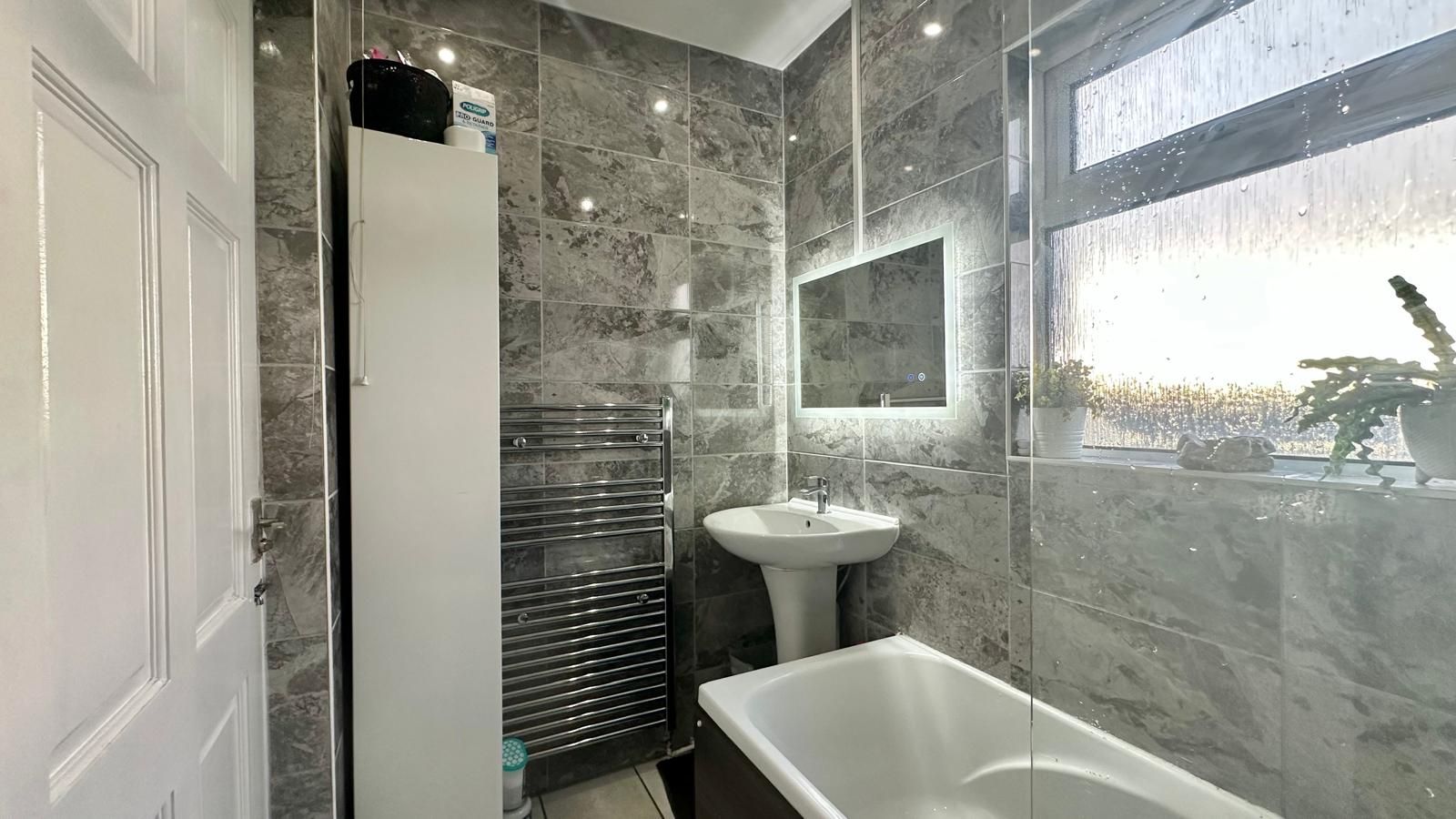 3 bedroom semi-detached house SSTC in Coventry - Photograph 14.