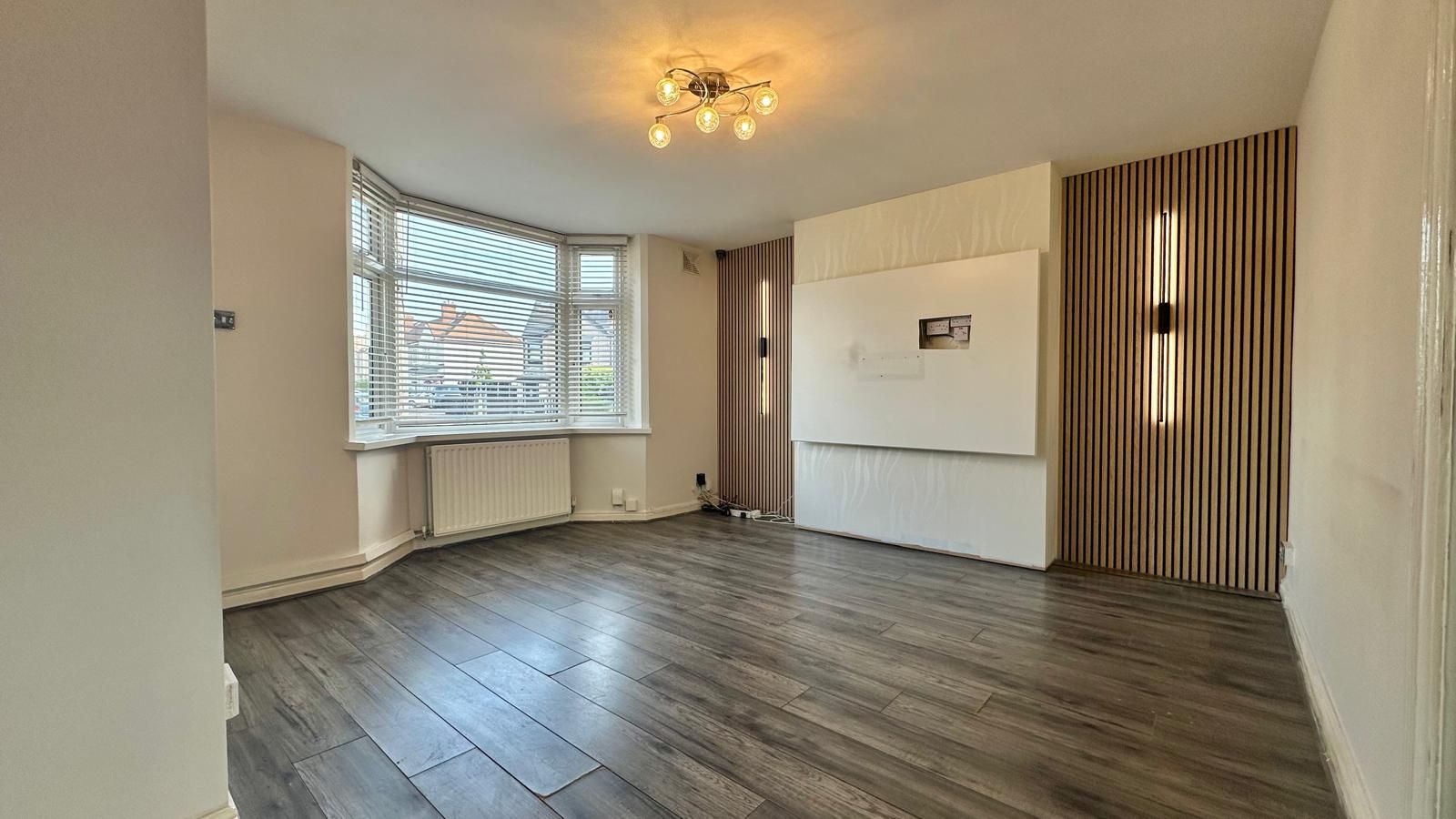 3 bedroom semi-detached house For Sale in Coventry - Photograph 5.