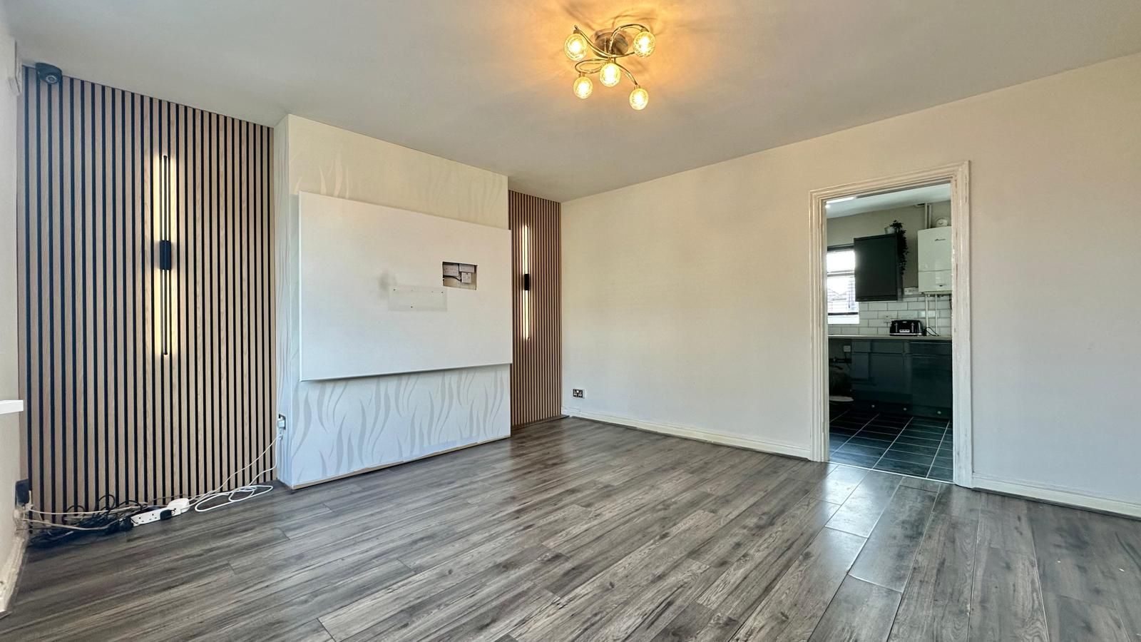 3 bedroom semi-detached house For Sale in Coventry - Photograph 6.