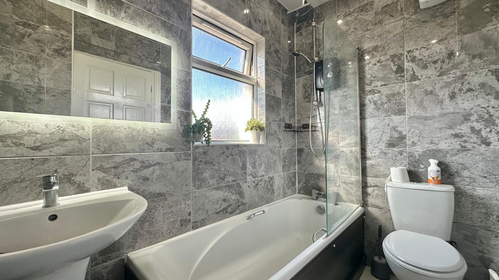 3 bedroom semi-detached house For Sale in Coventry - Photograph 12.