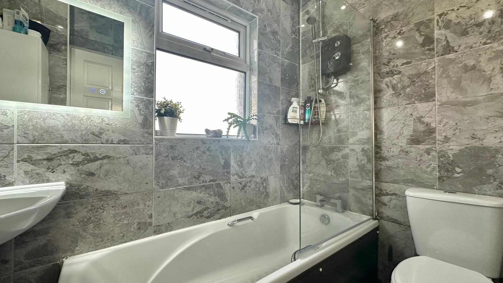 3 bedroom semi-detached house SSTC in Coventry - Photograph 15.