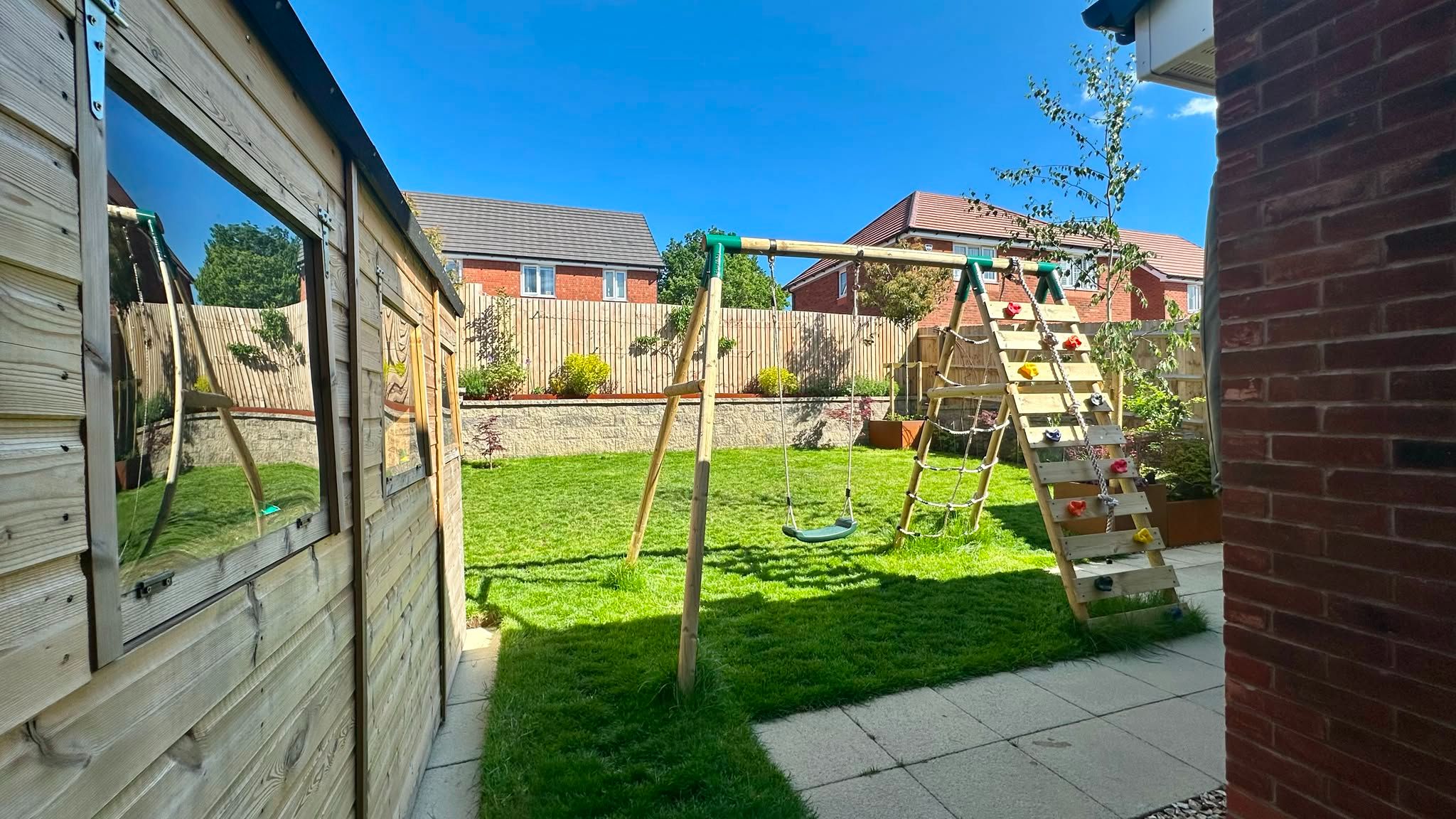 4 bedroom detached house For Sale in Hinckley - Photograph 23.