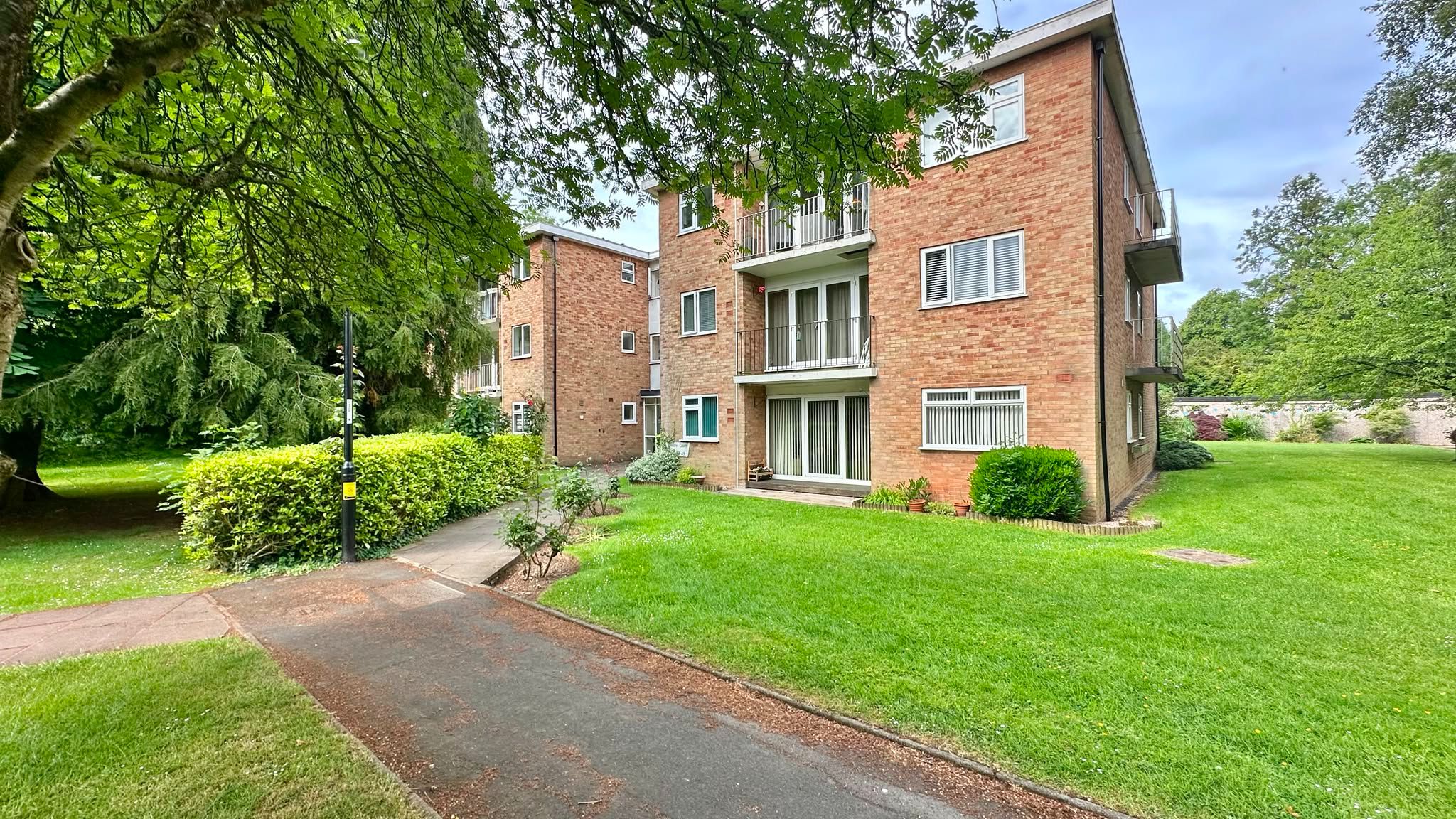 2 bedroom apartment flat/apartment For Sale in Coventry - Property photograph.