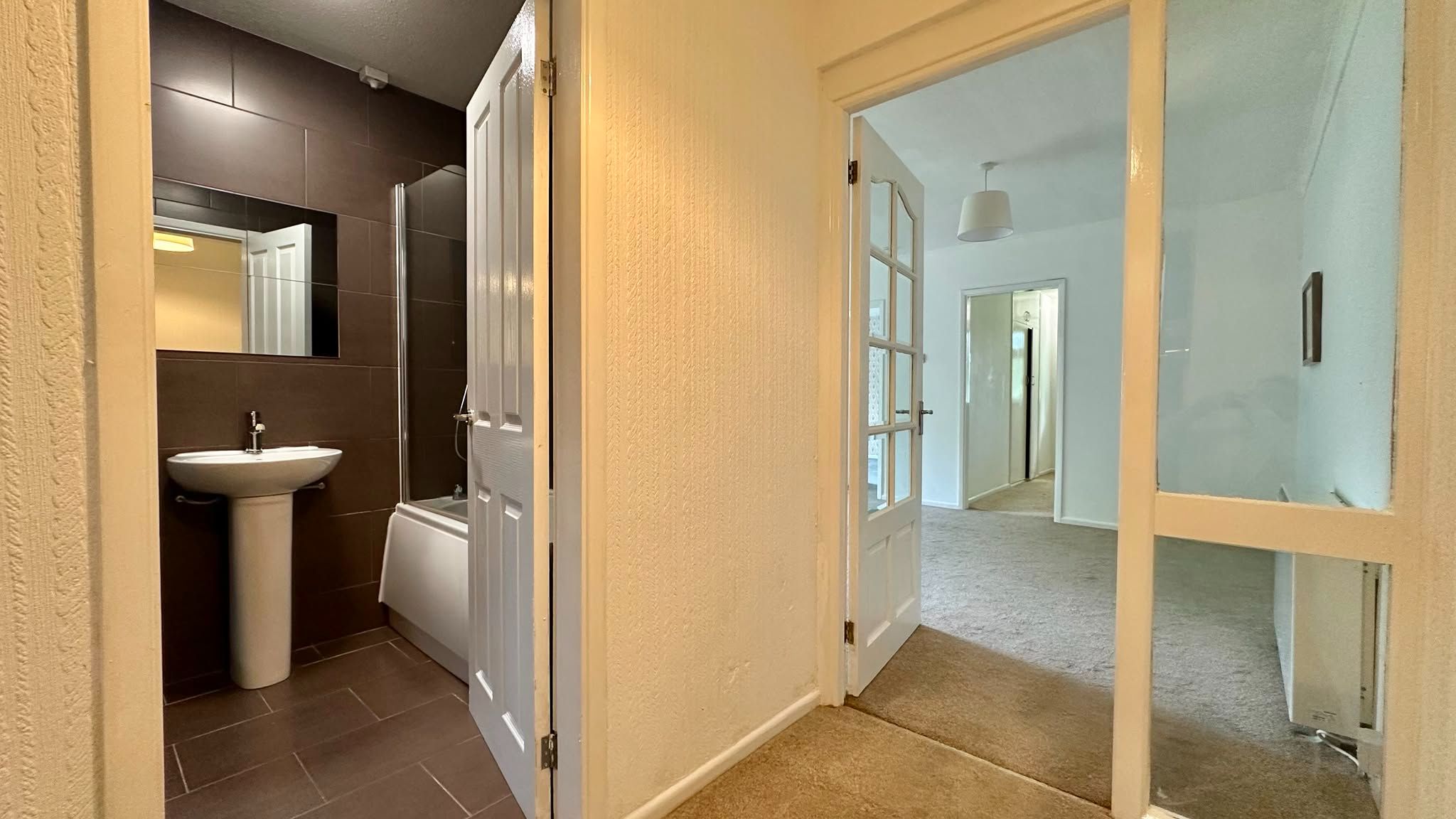 2 bedroom apartment flat/apartment For Sale in Coventry - Photograph 10.