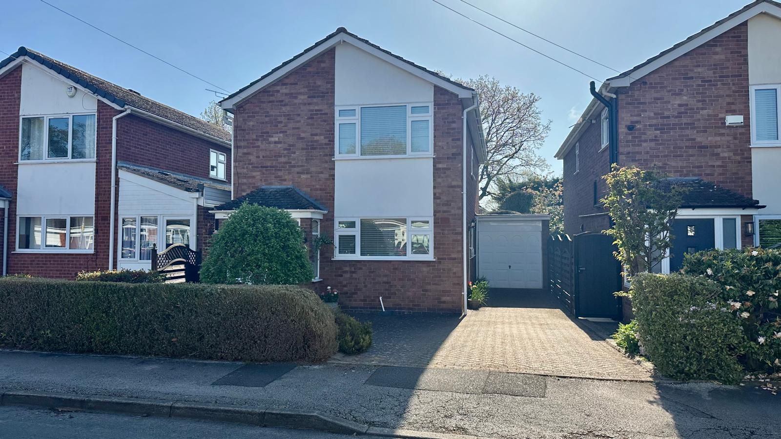 3 bedroom detached house For Sale in Coventry - Photograph 1.