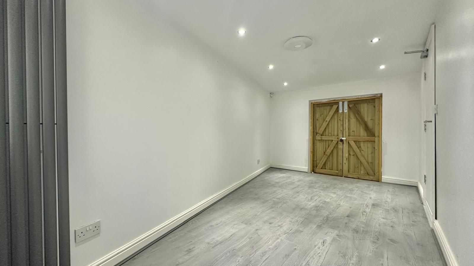 3 bedroom end terraced house For Sale in Coventry - Photograph 17.