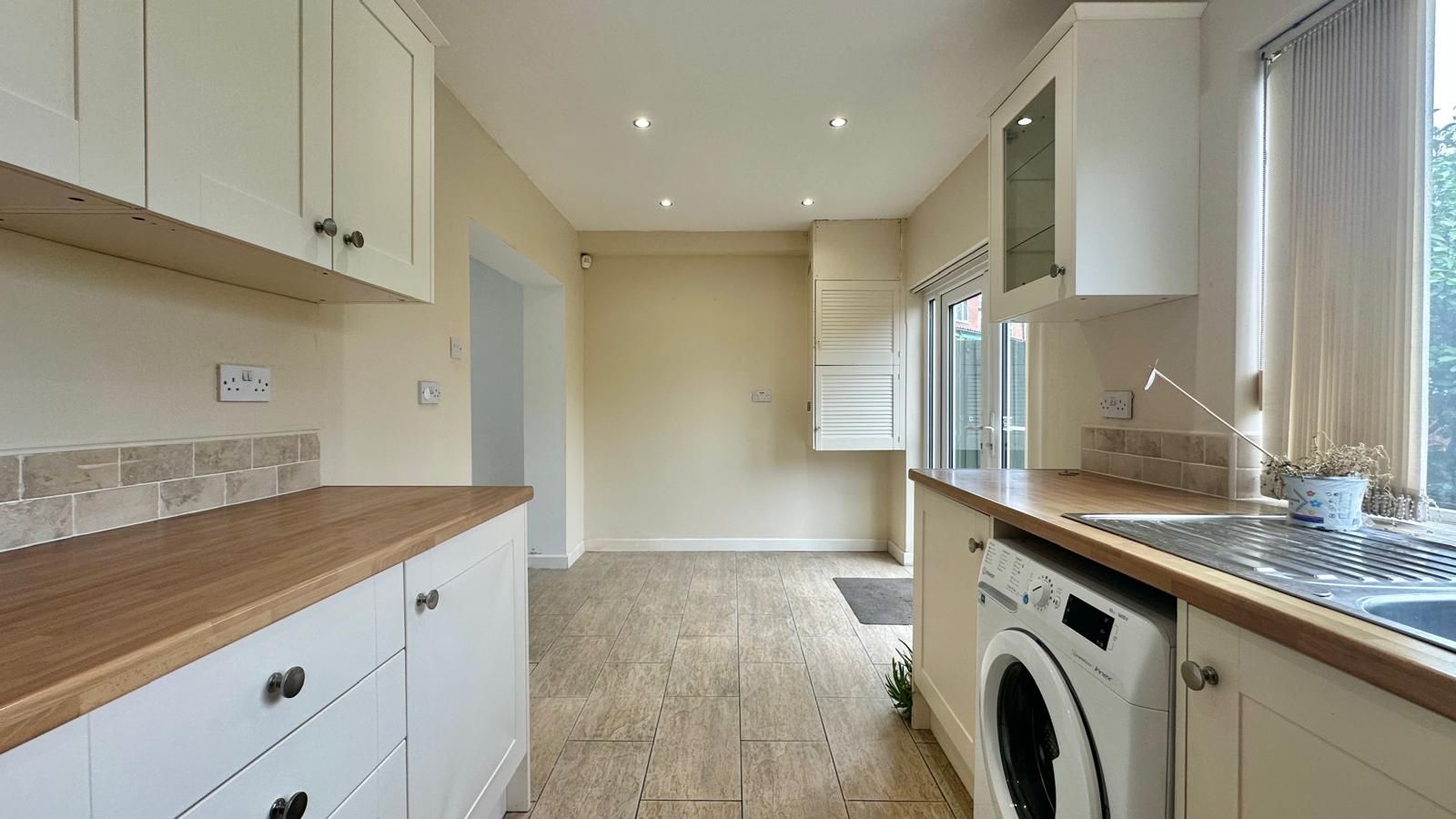 3 bedroom end terraced house For Sale in Coventry - Photograph 7.