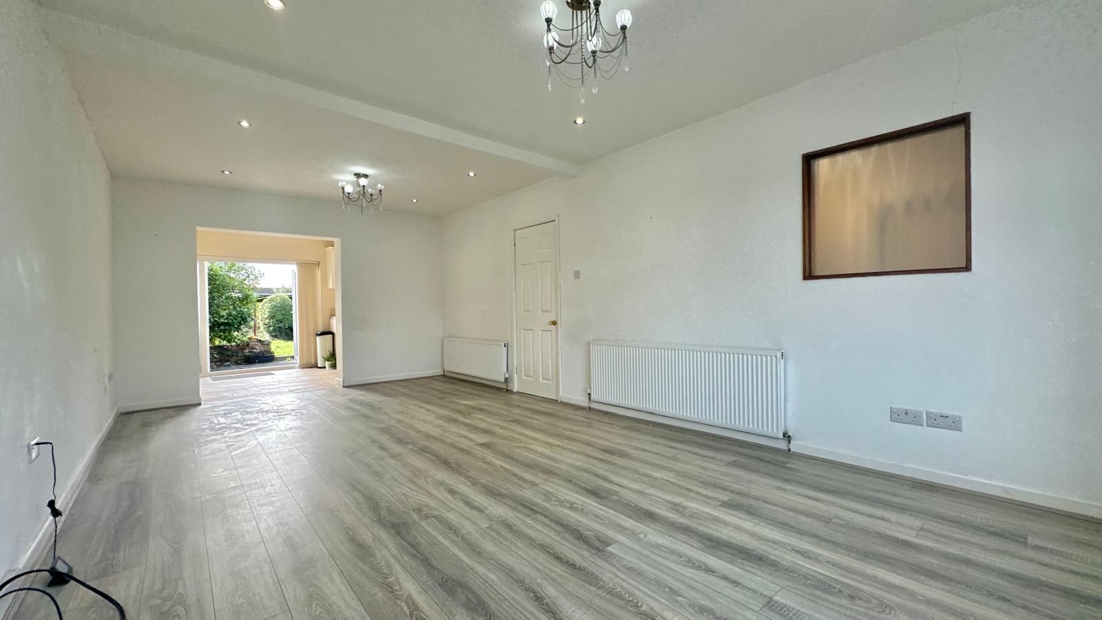 3 bedroom end terraced house For Sale in Coventry - Photograph 2.