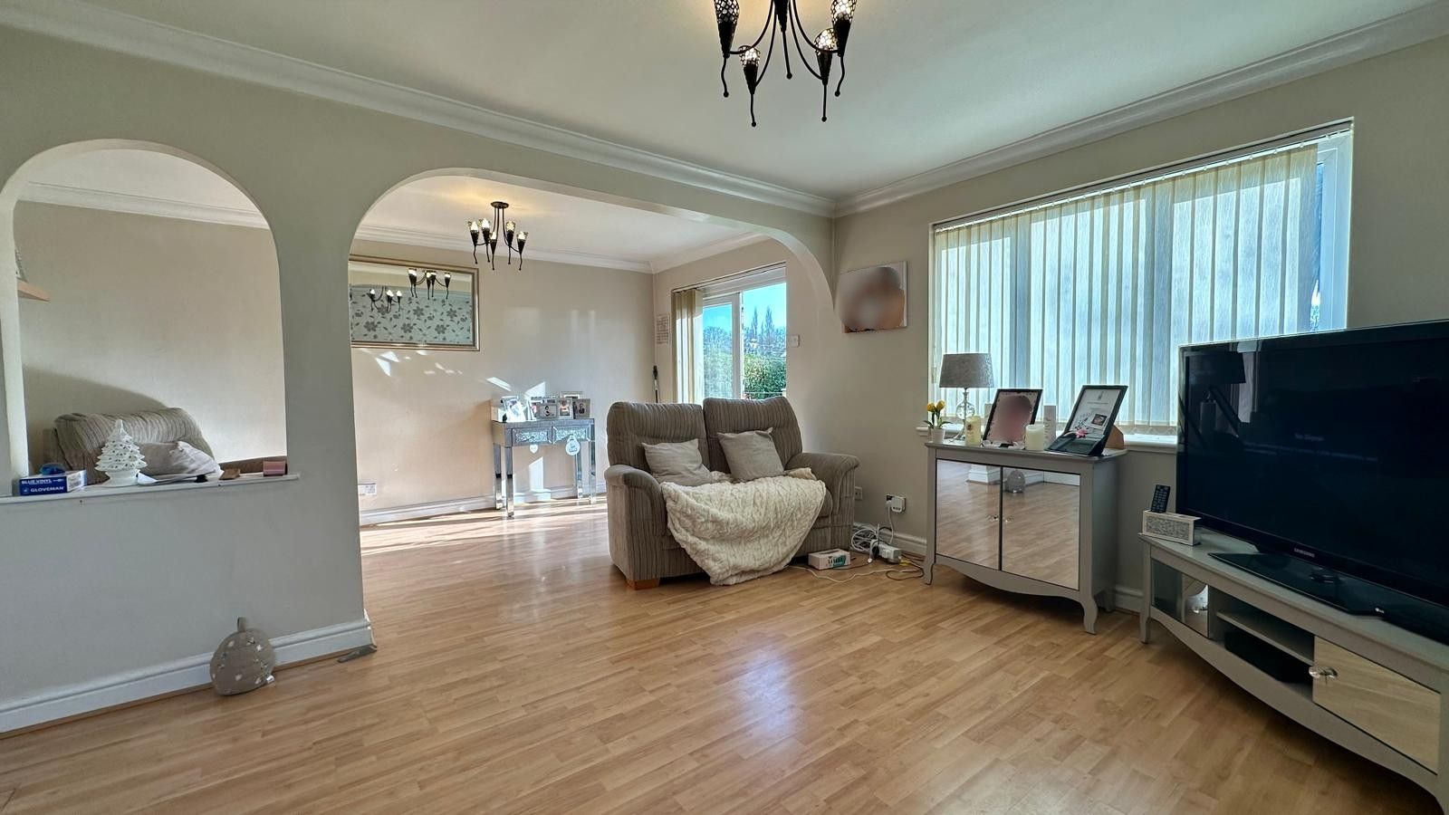 3 bedroom end terraced house For Sale in Coventry - Photograph 4.