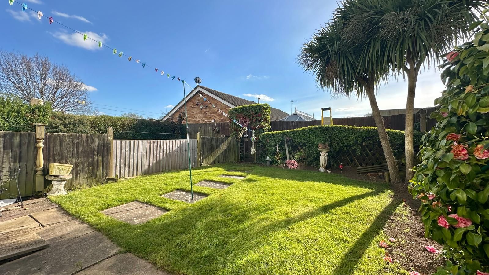 3 bedroom end terraced house For Sale in Coventry - Photograph 2.