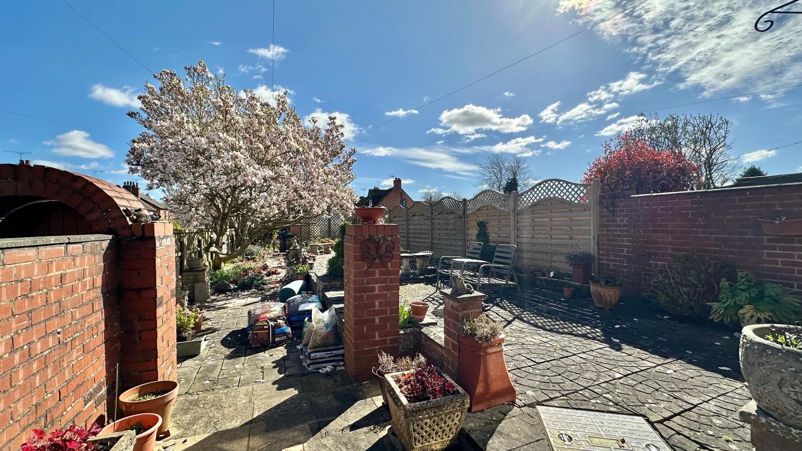 2 bedroom detached house For Sale in Kenilworth - Photograph 21.