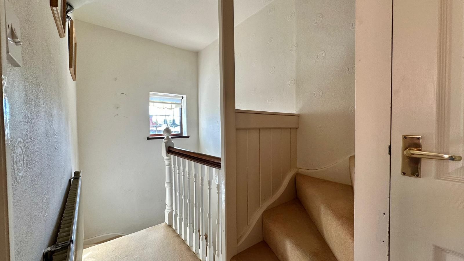 2 bedroom detached house For Sale in Kenilworth - Photograph 15.