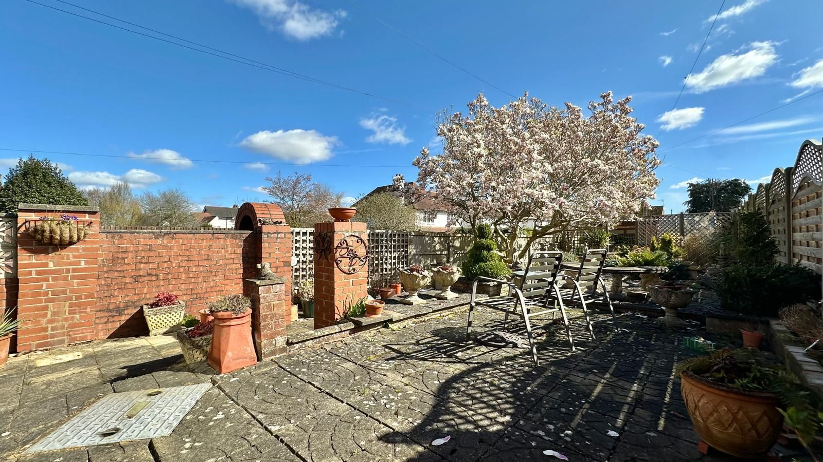 2 bedroom detached house For Sale in Kenilworth - Photograph 20.