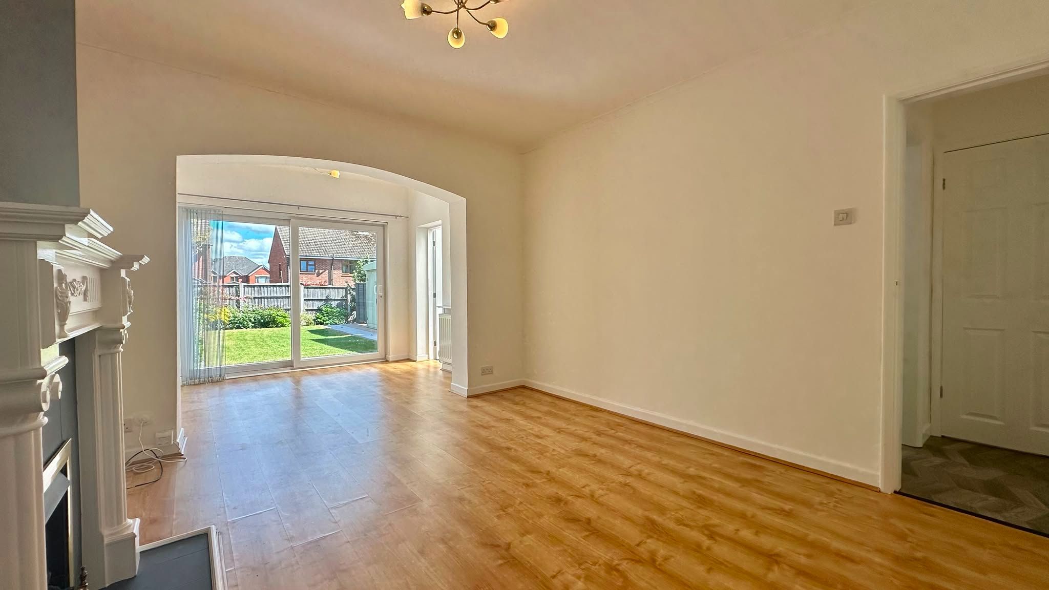 1 bedroom semi-detached bungalow To Let in Coventry - Photograph 3.