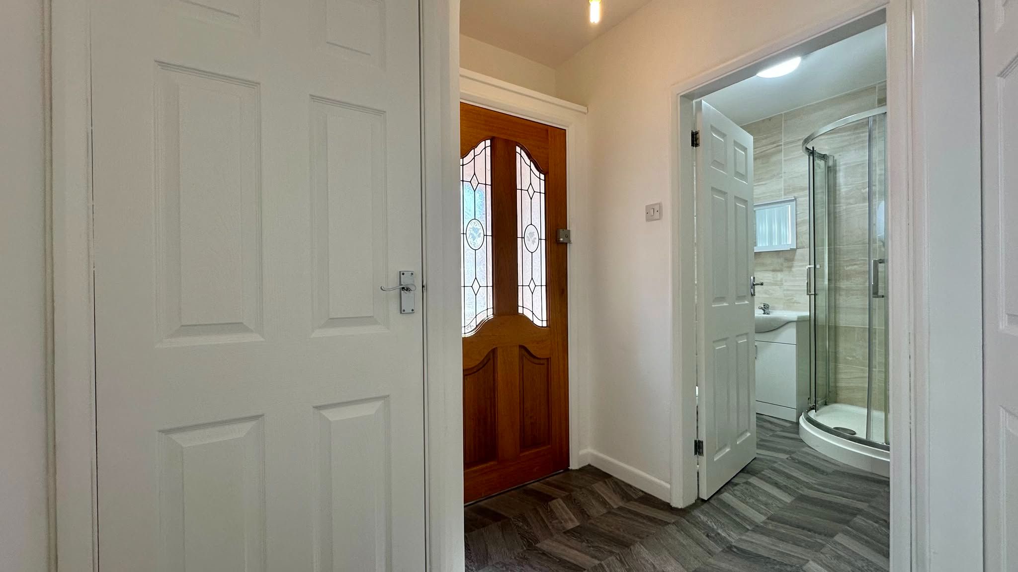 1 bedroom semi-detached bungalow To Let in Coventry - Photograph 2.