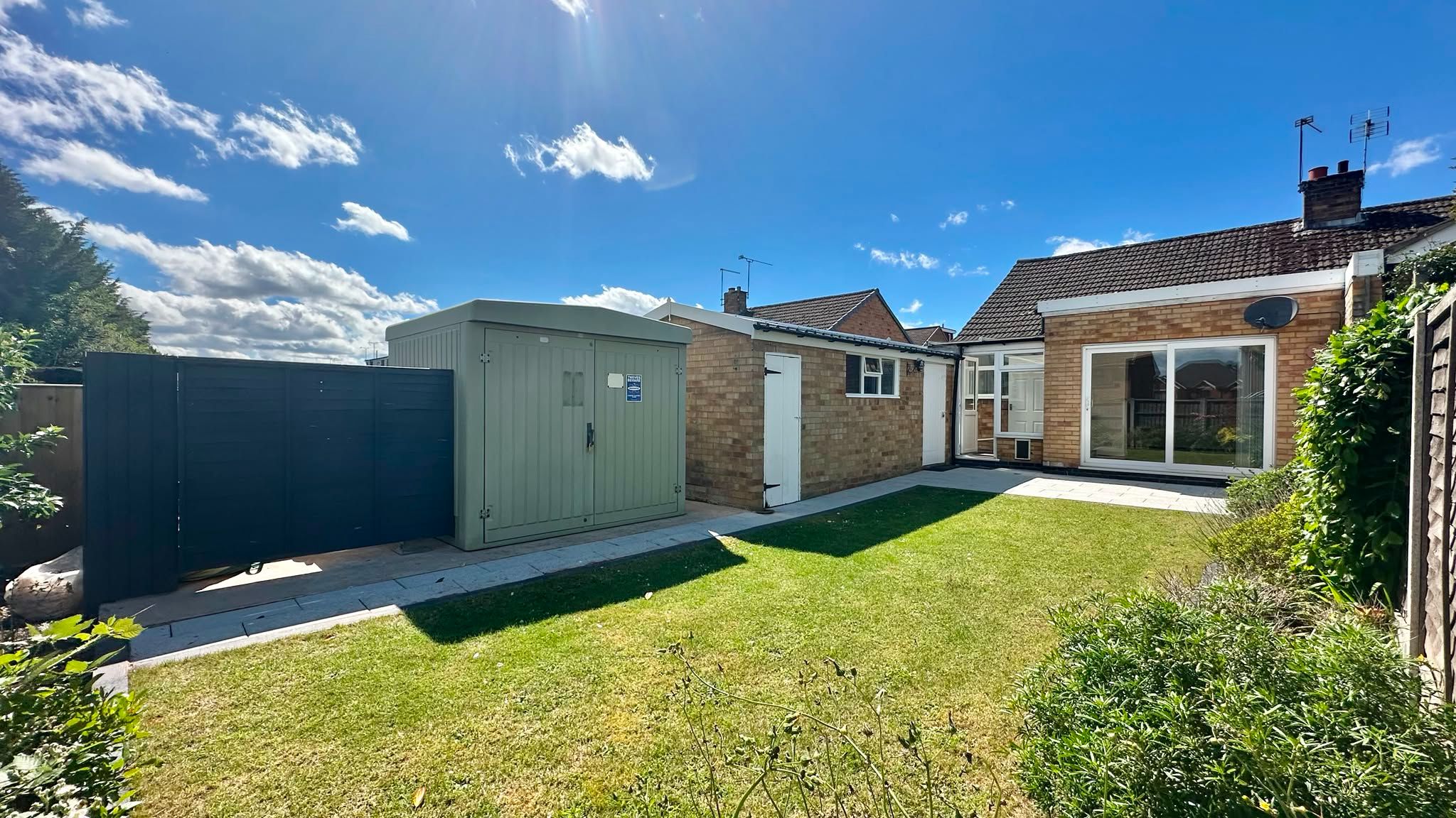1 bedroom semi-detached bungalow To Let in Coventry - Photograph 12.