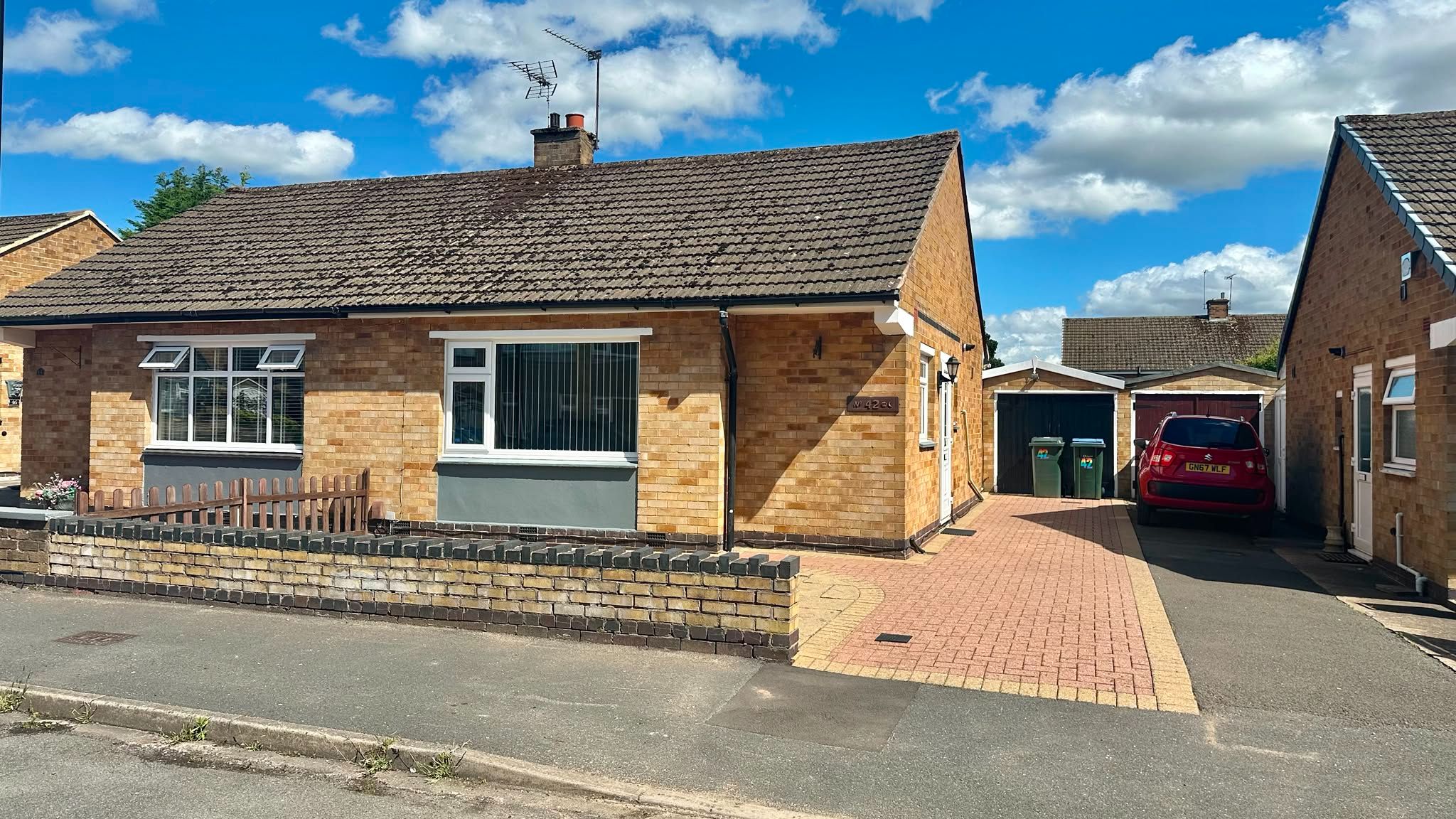 1 bedroom semi-detached bungalow To Let in Coventry - Photograph 1.
