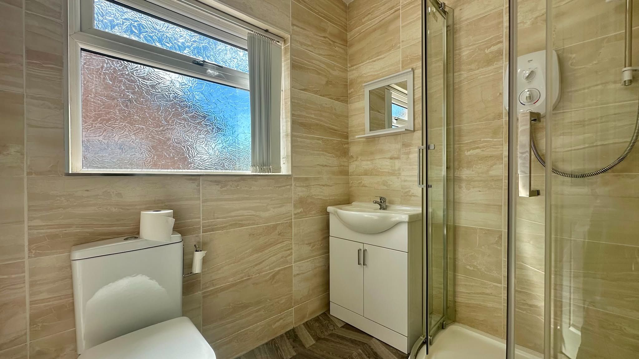 1 bedroom semi-detached bungalow To Let in Coventry - Photograph 10.