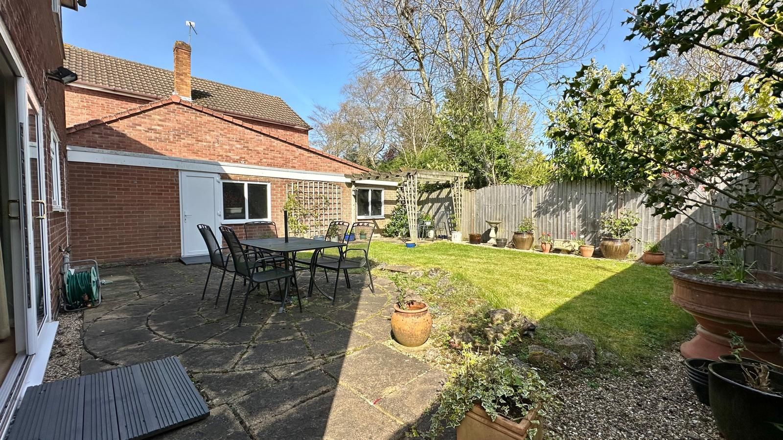 4 bedroom detached house For Sale in Coventry - Photograph 25.