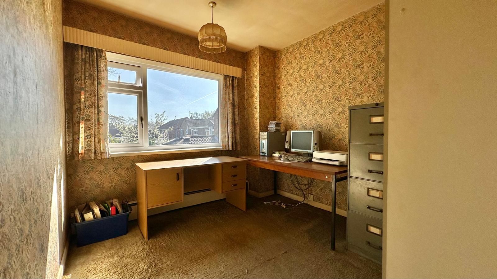 4 bedroom detached house For Sale in Coventry - Photograph 20.