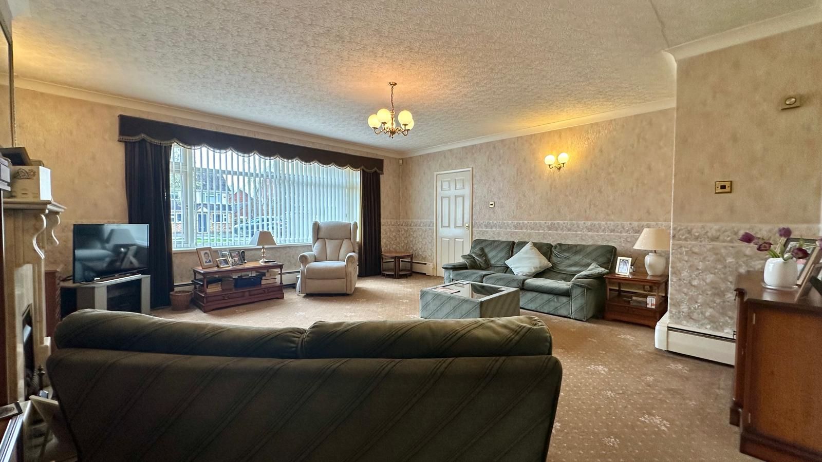 4 bedroom detached house For Sale in Coventry - Photograph 6.