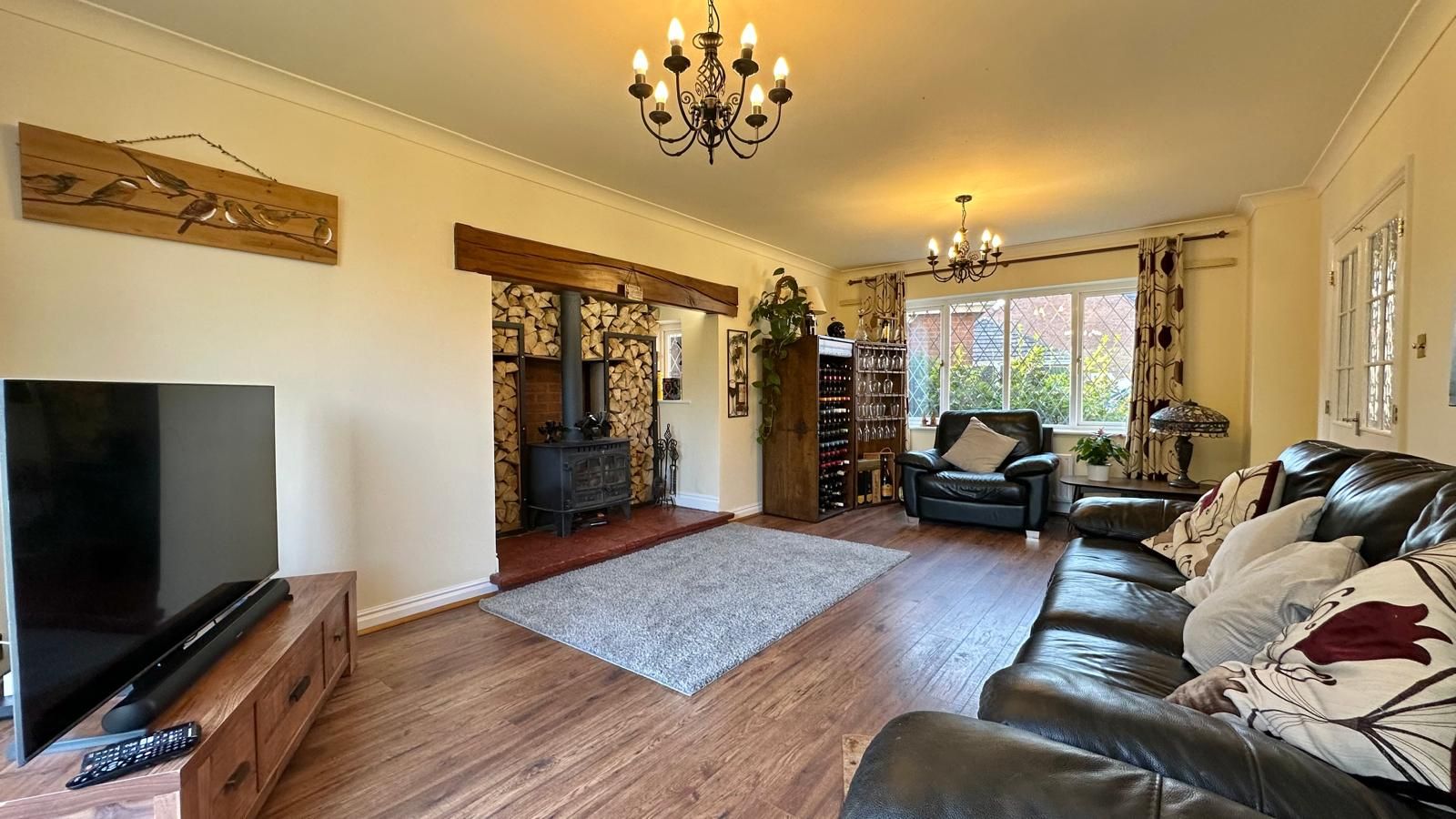 4 bedroom detached house For Sale in Coventry - Photograph 5.