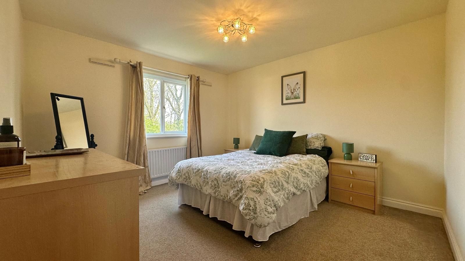 4 bedroom detached house For Sale in Coventry - Photograph 25.