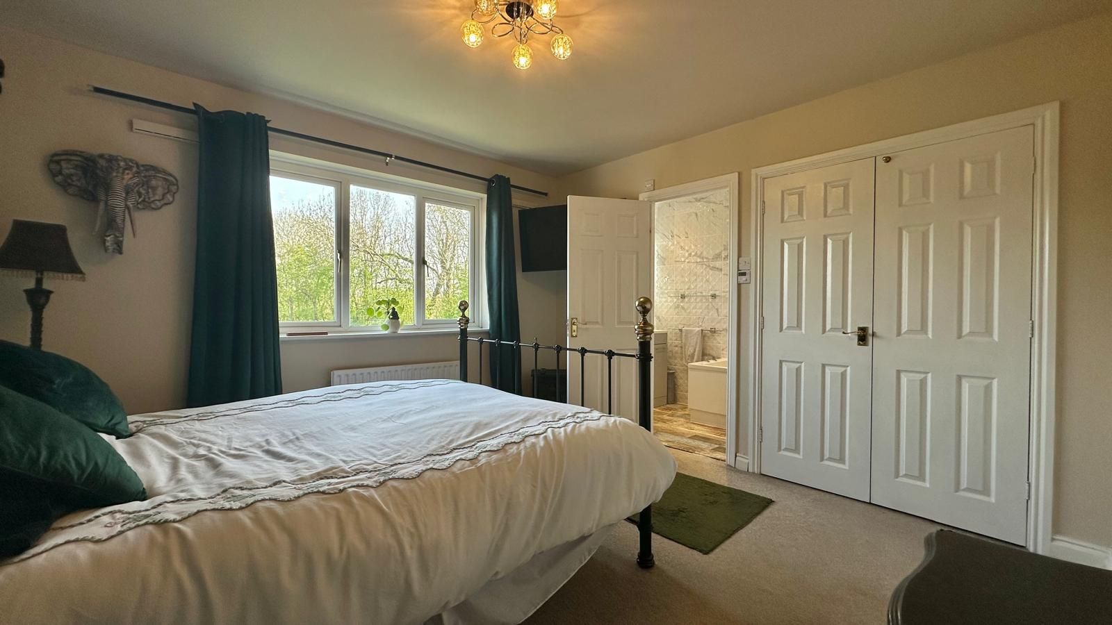 4 bedroom detached house For Sale in Coventry - Photograph 22.