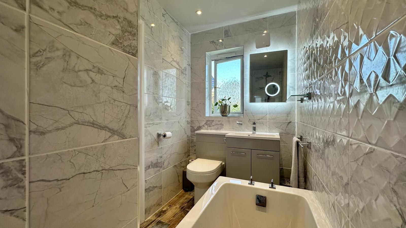 4 bedroom detached house For Sale in Coventry - Photograph 23.