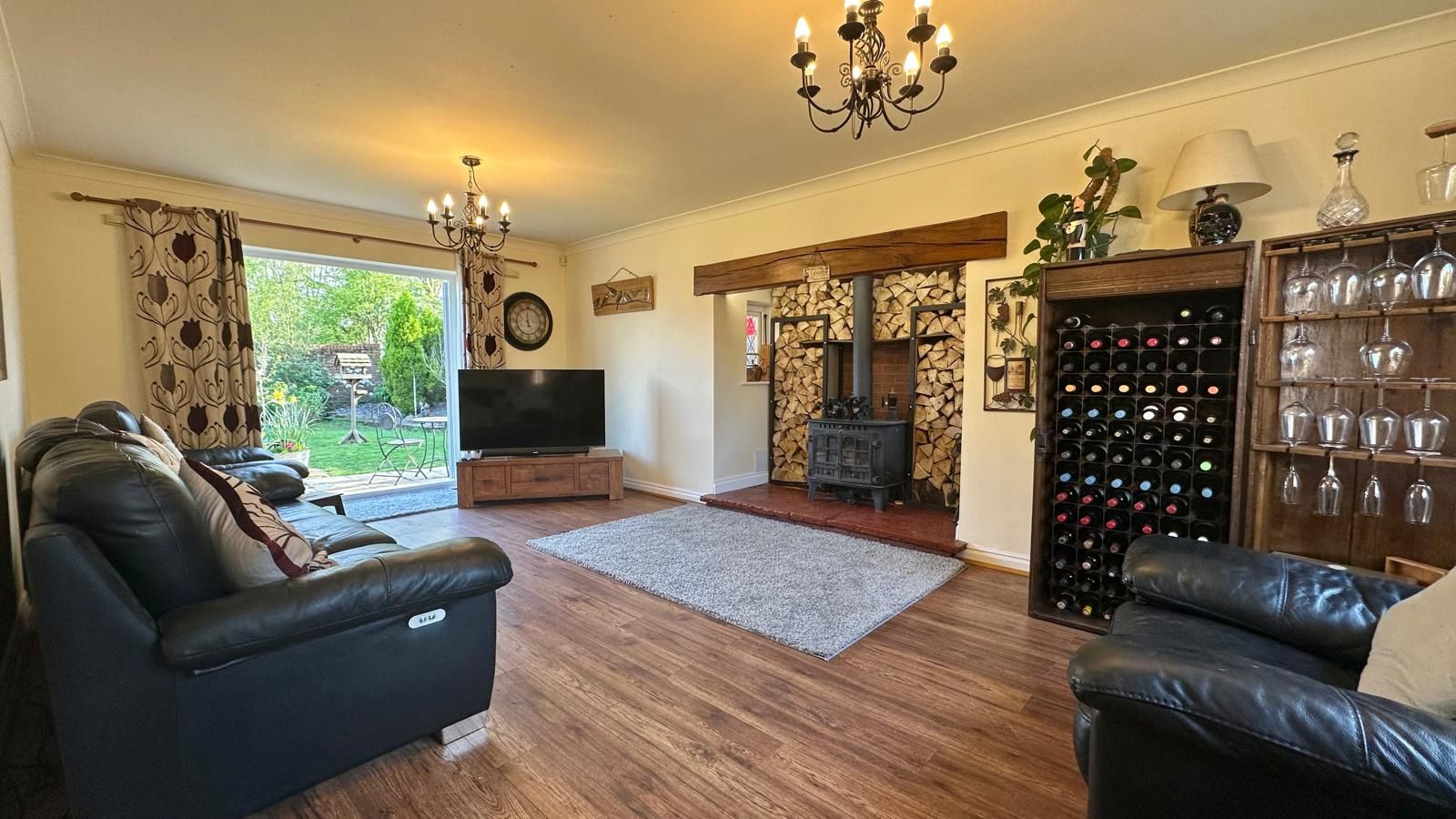 4 bedroom detached house For Sale in Coventry - Property photograph.